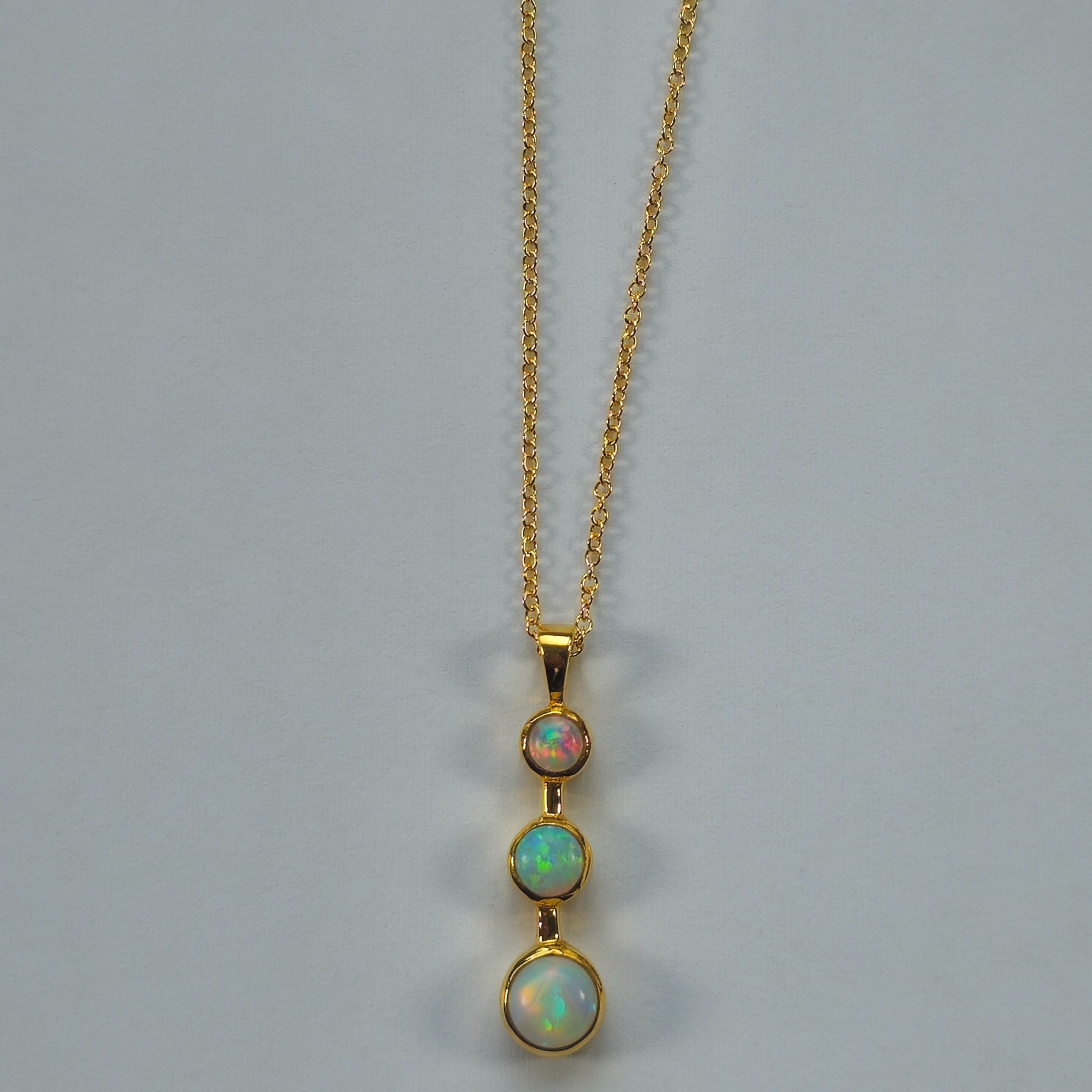 Product photo for 9ct Gold Opal Pendant & Chain 18.3