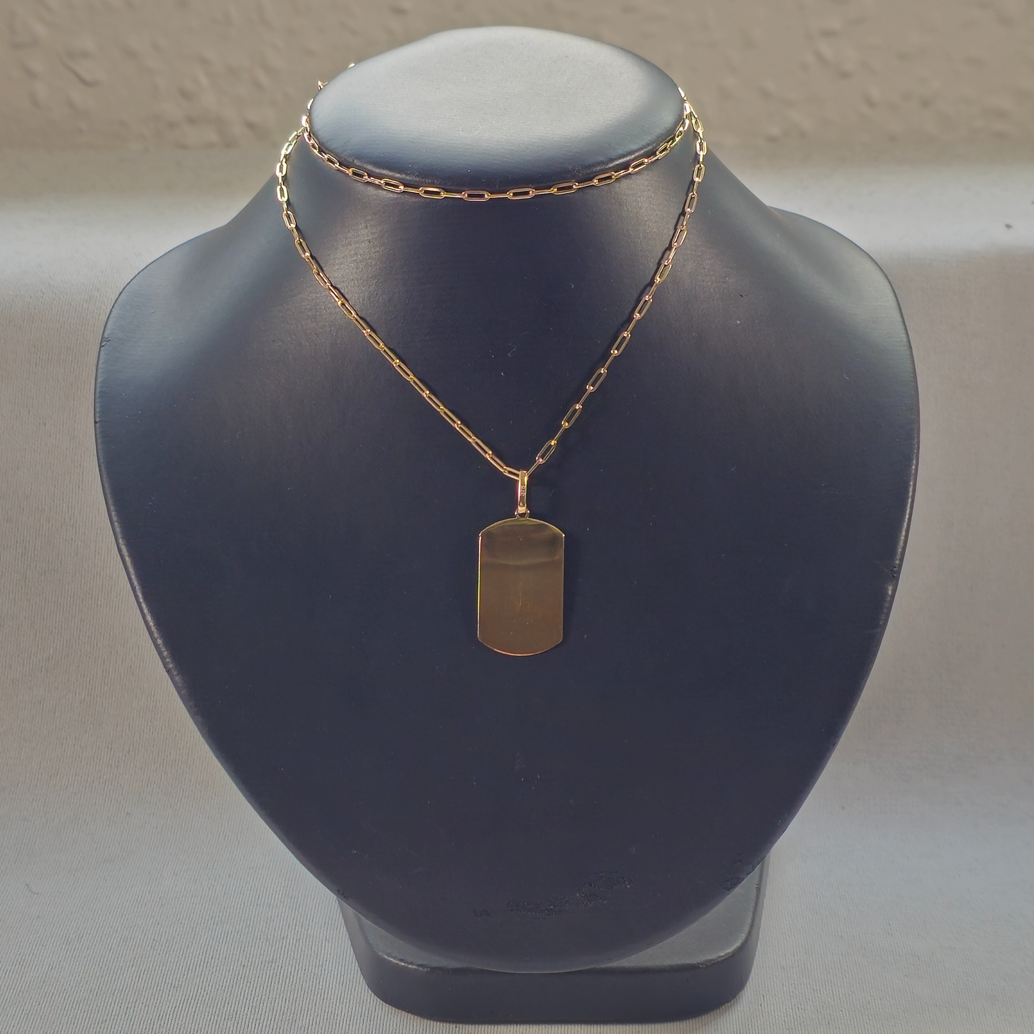 Product photo for 9ct Gold Oblong Links Chain & Tag Pedant 20