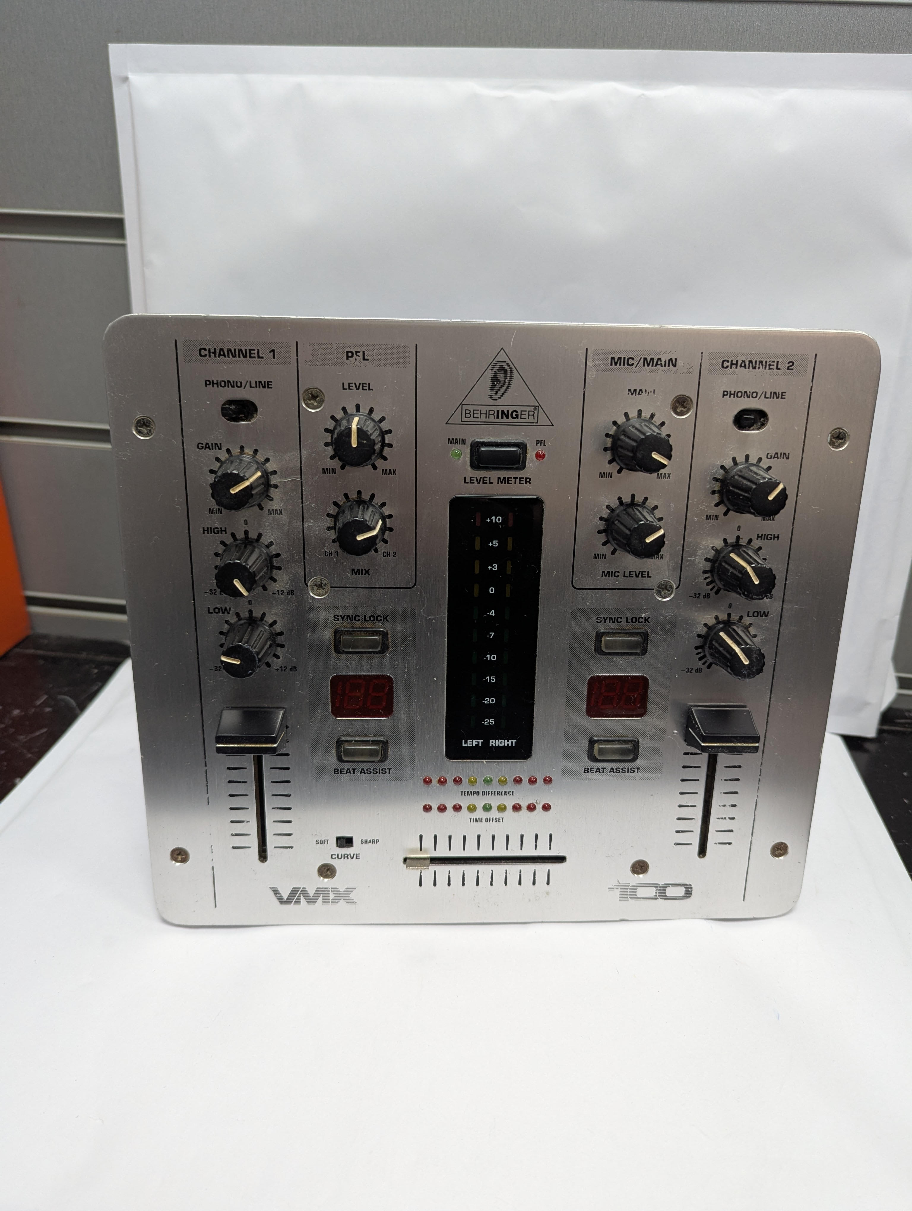 Product photo for VMX BEHRINGER  vmx 100 behringer