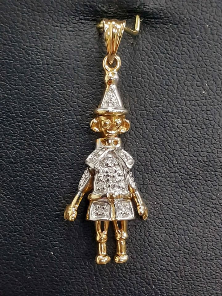 Product photo for 9ct Gold Clown Pendant with Stones 2.6G