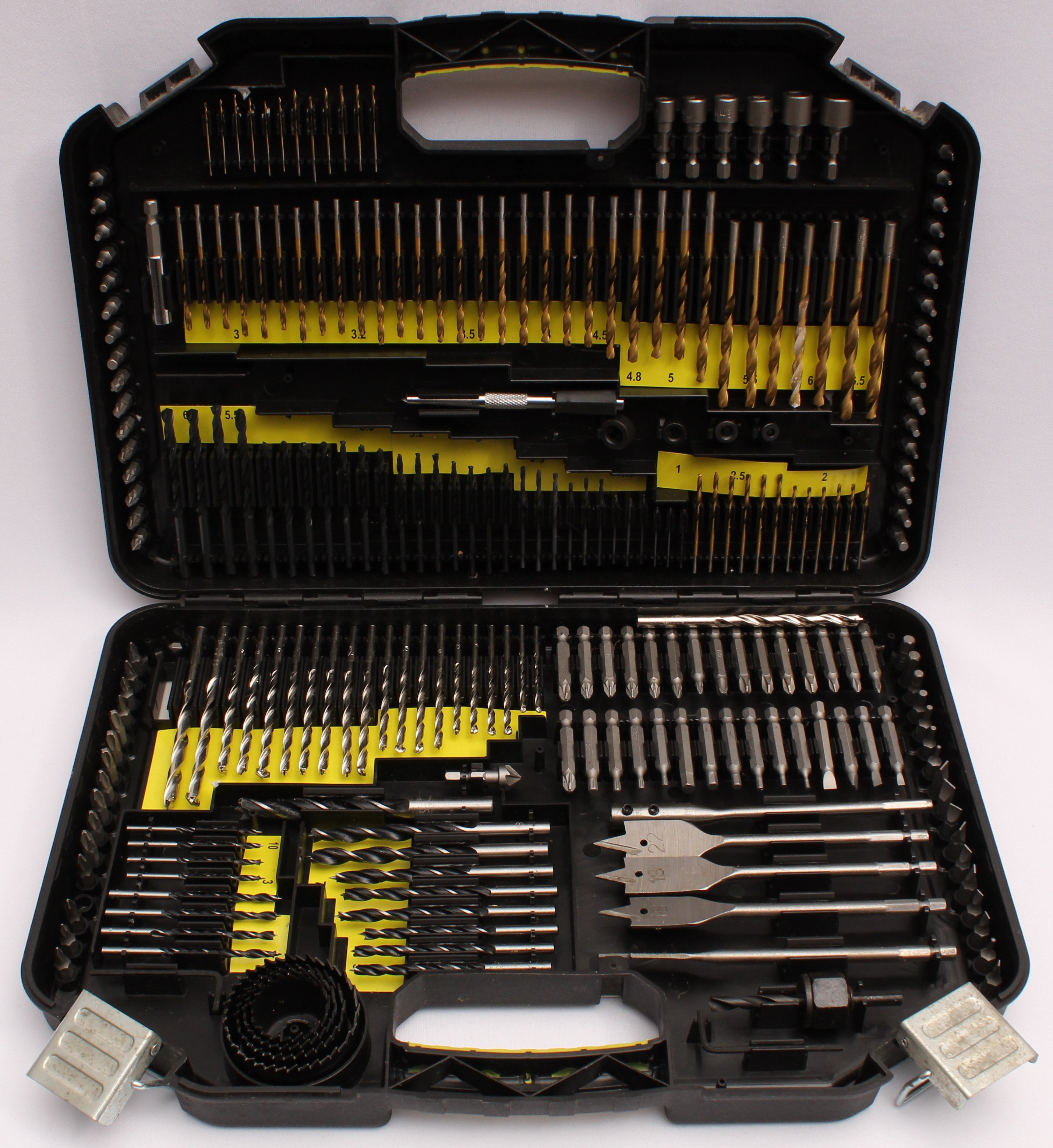 Product photo for Challenge Xtreme 246 Piece Drill Bit Set (U)