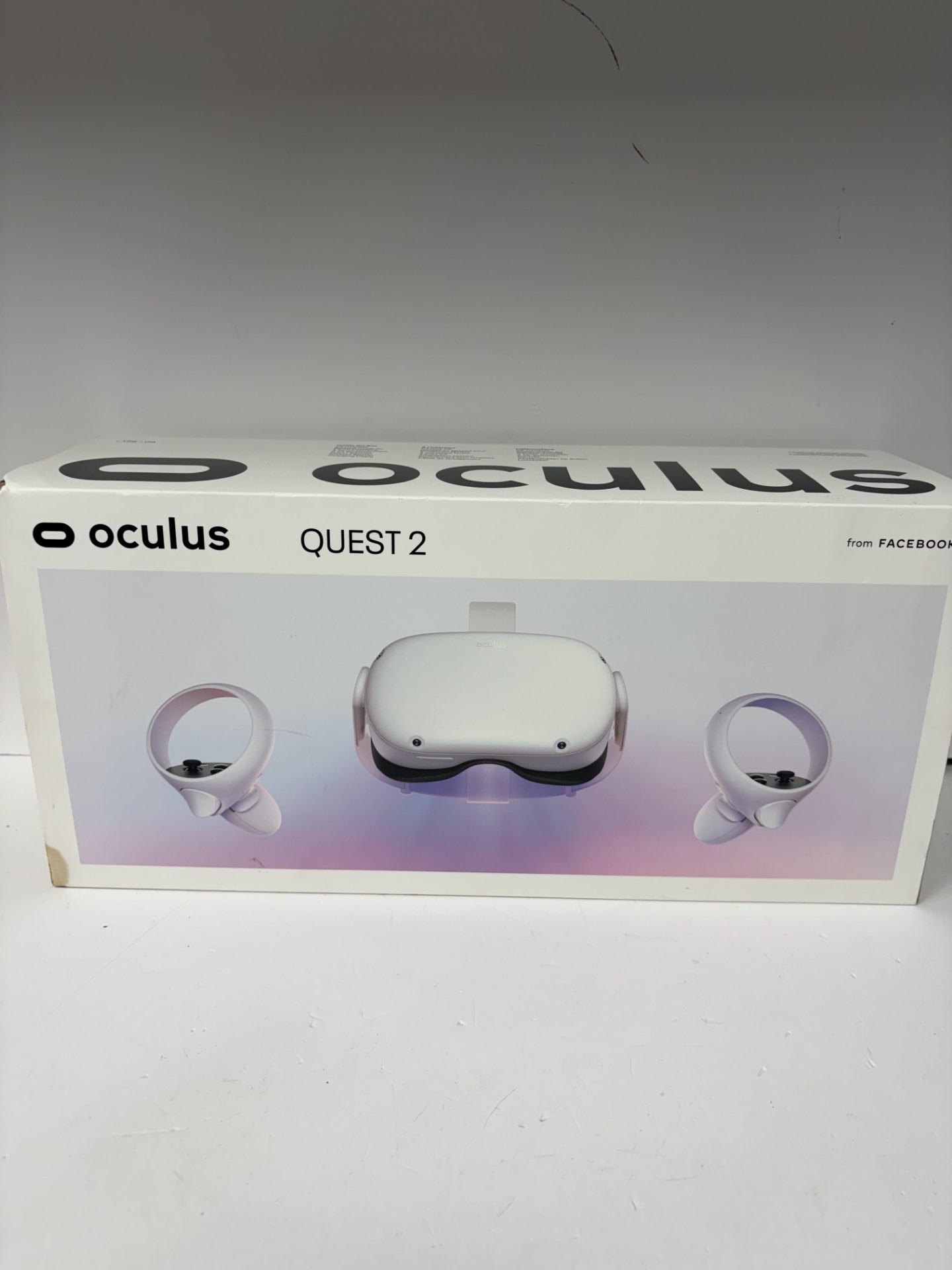 Product photo for OCULUS QUEST 2 128GB WHITE BOXED