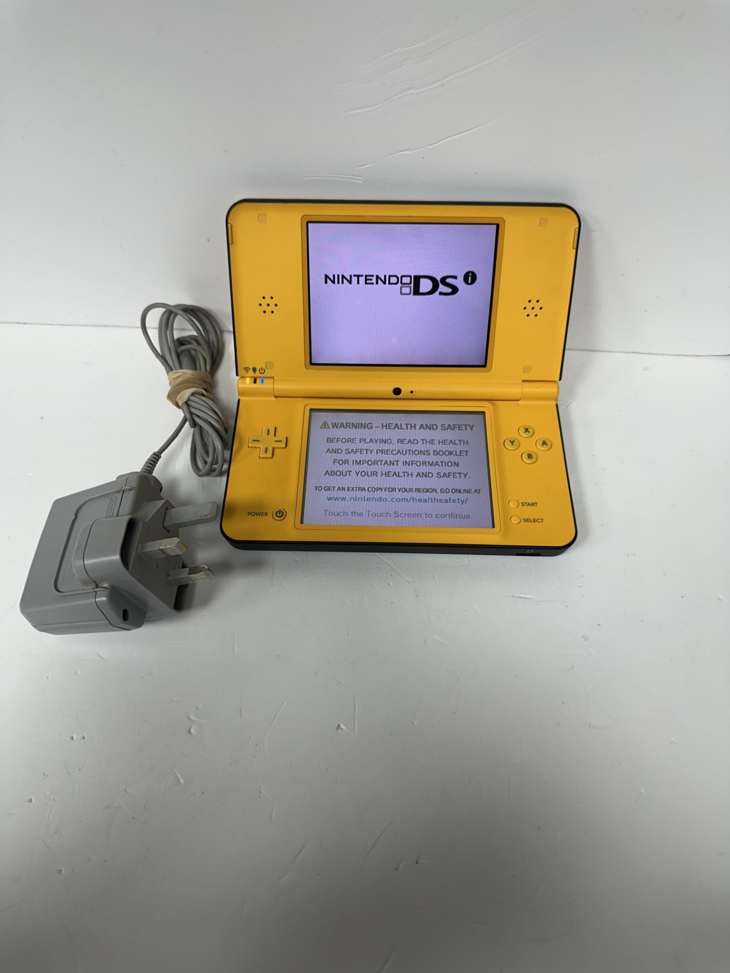 Product photo for NINTENDO Nintendo dsi XL 32gb yellow unboxed