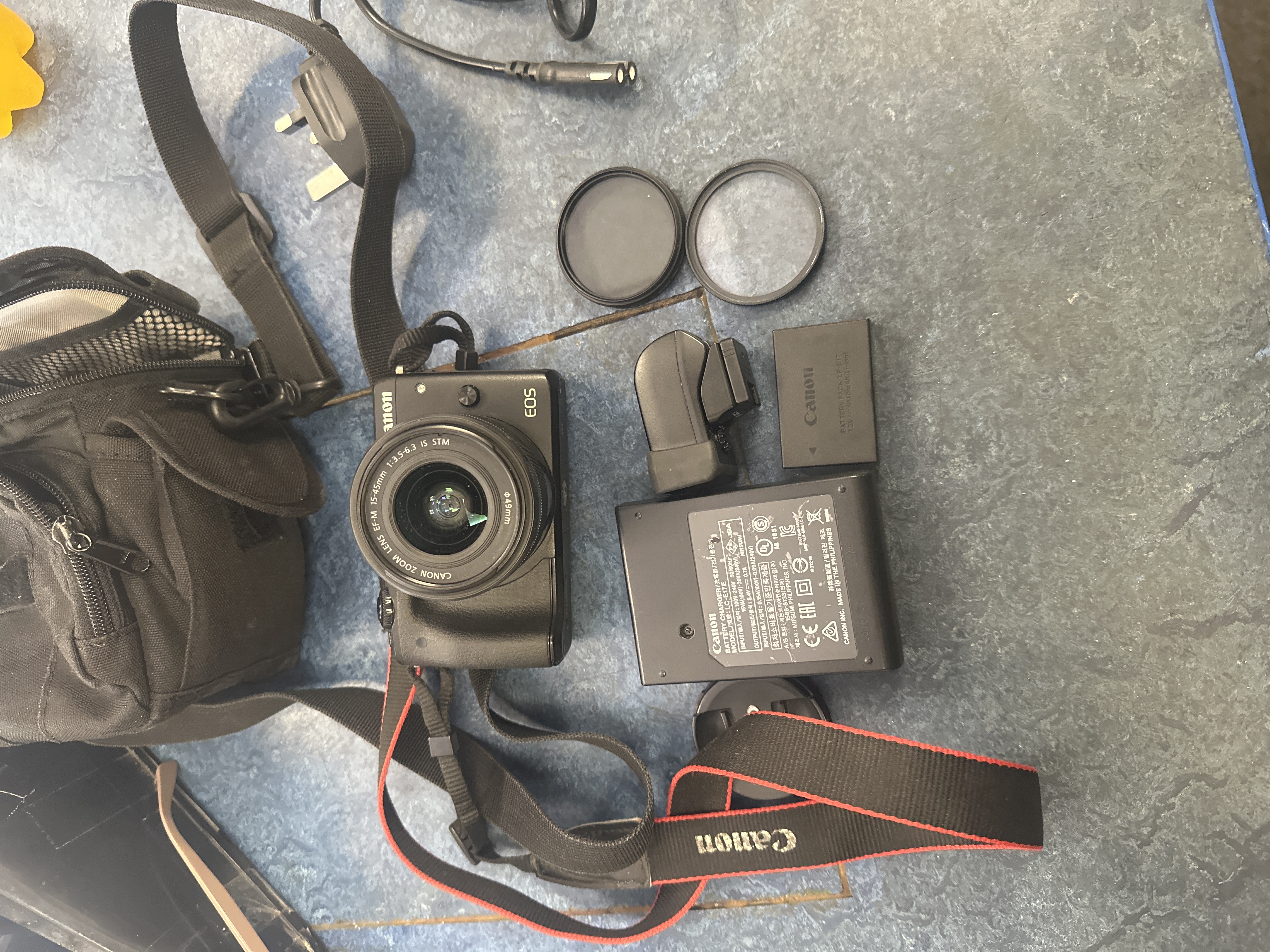 Product photo for Canon canon eos m3 digital camera please read description