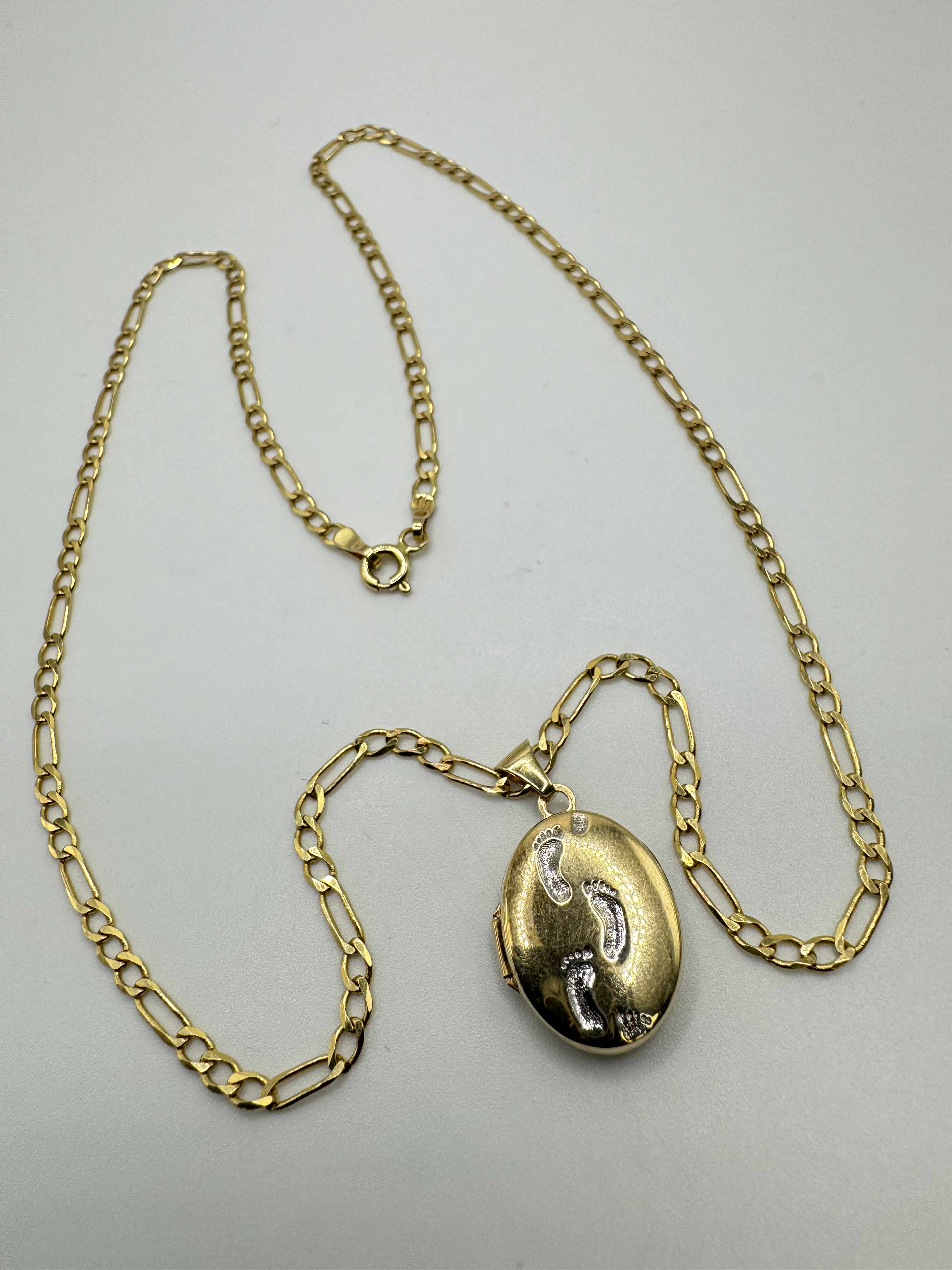 Product photo for 9ct Figaro Chain & Locket Pendant