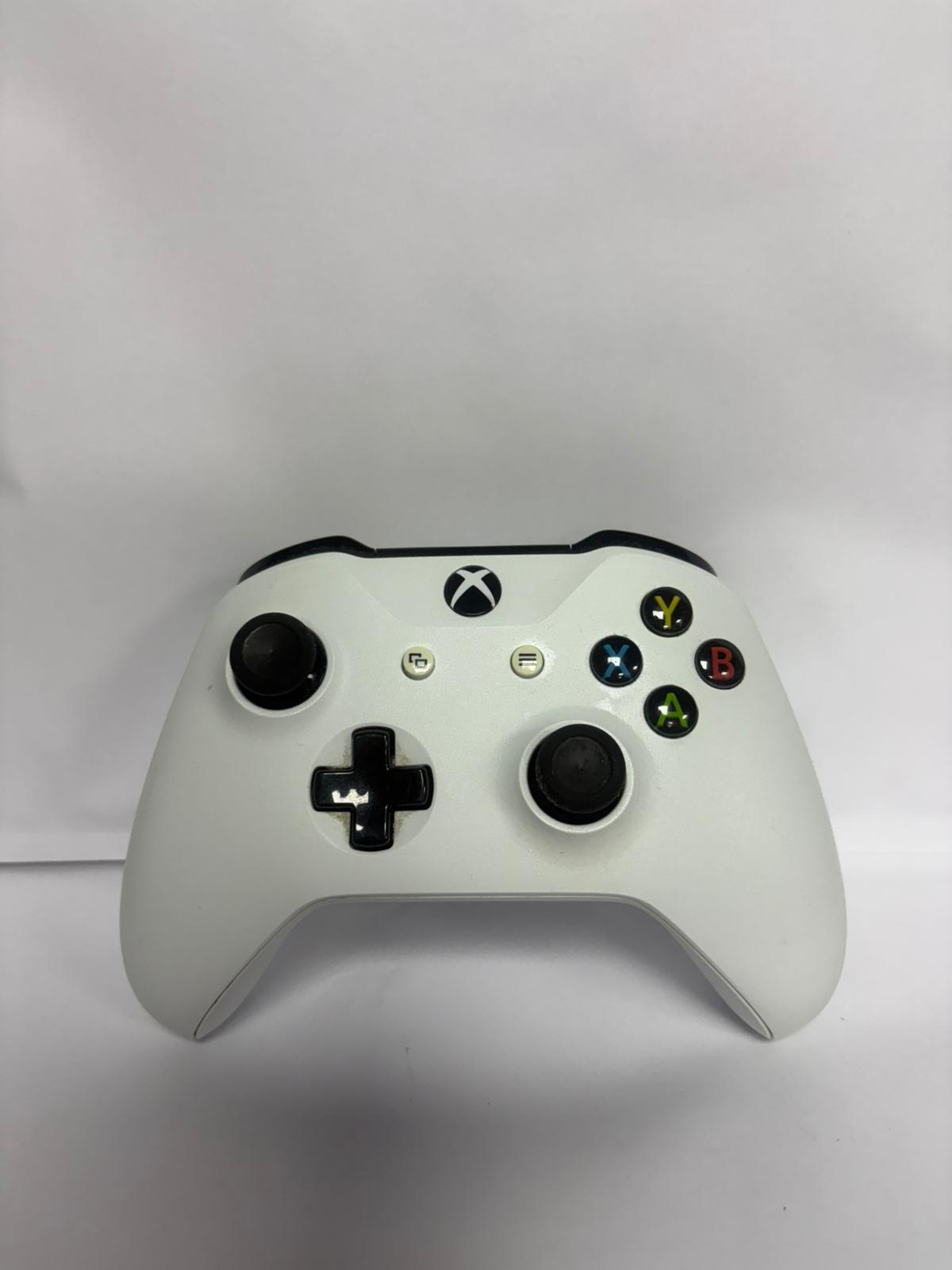 Product photo for XBOX CONTROLLER *WHITE*