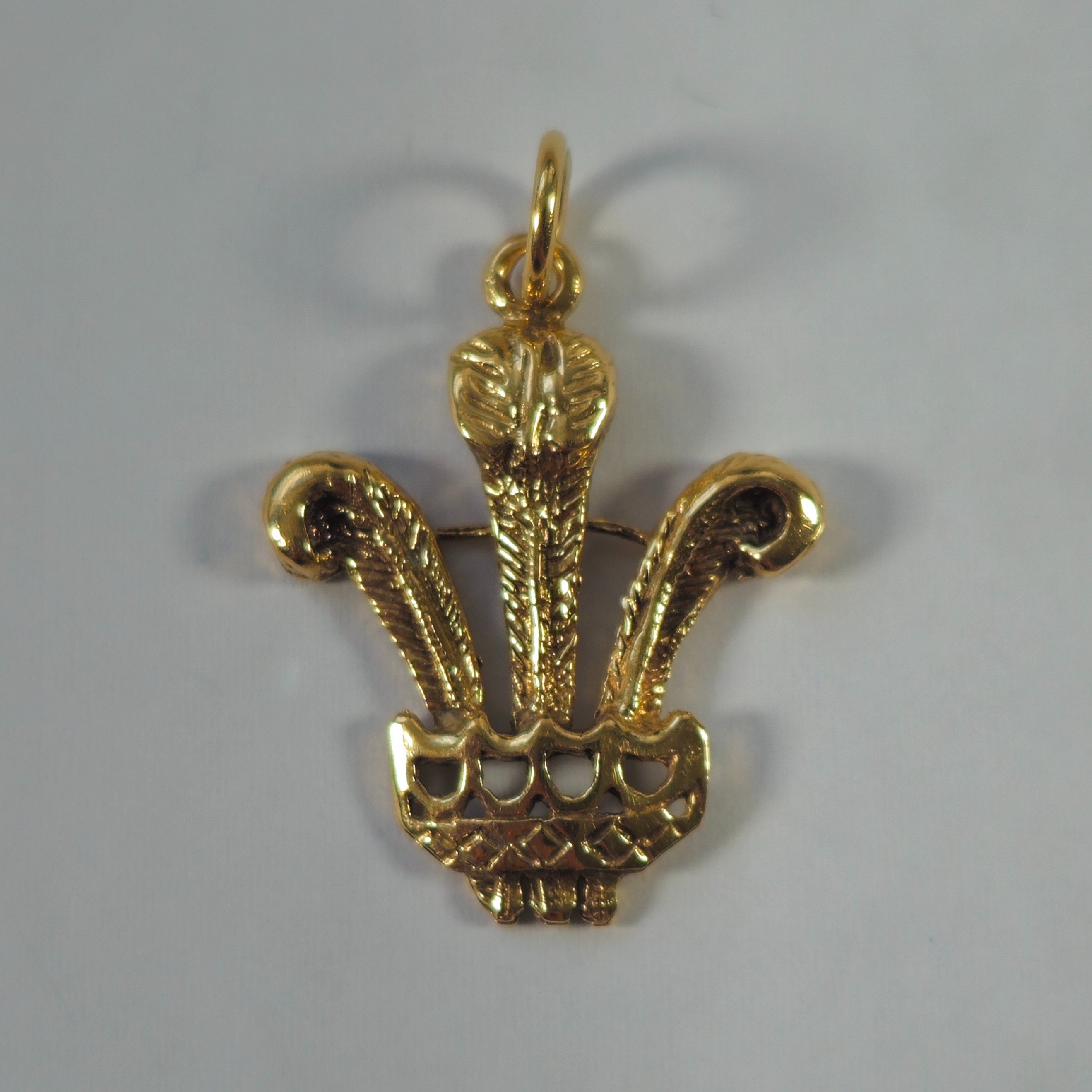 Product photo for 9ct Gold 3-Feathers Pendant