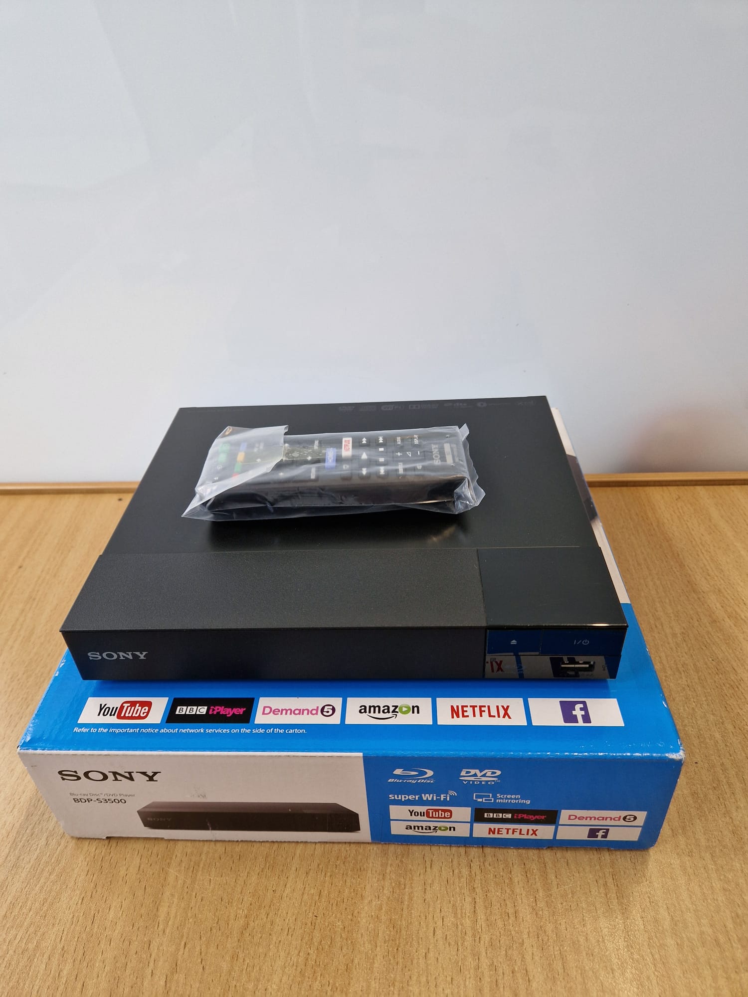 Product photo for Sony BDP-S3500 Blu-ray Player with Remote & Box - Very Good + 12M Warranty