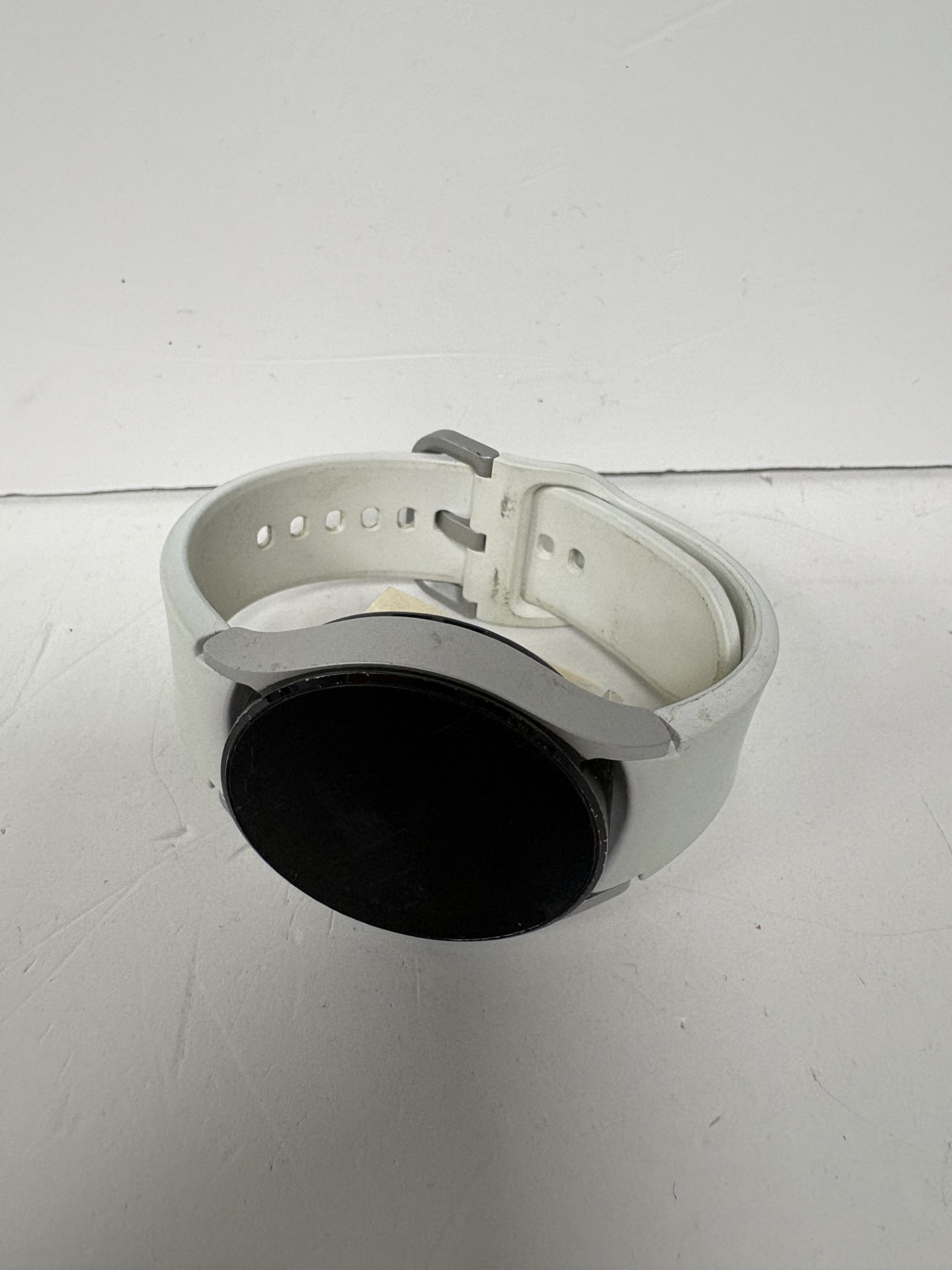 Product photo for samsung SAMSUNG GALAXY WATCH 4 WHITE UNBOXED