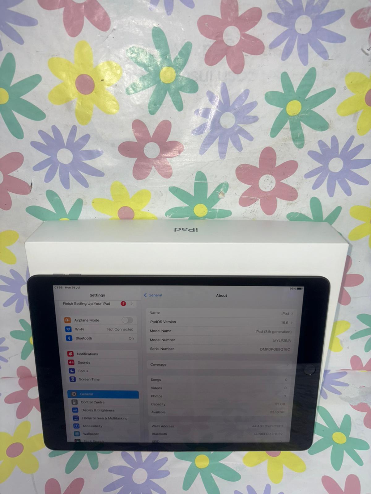 Product photo for IPAD 8TH GENERATION *BOXED * *SILVER*