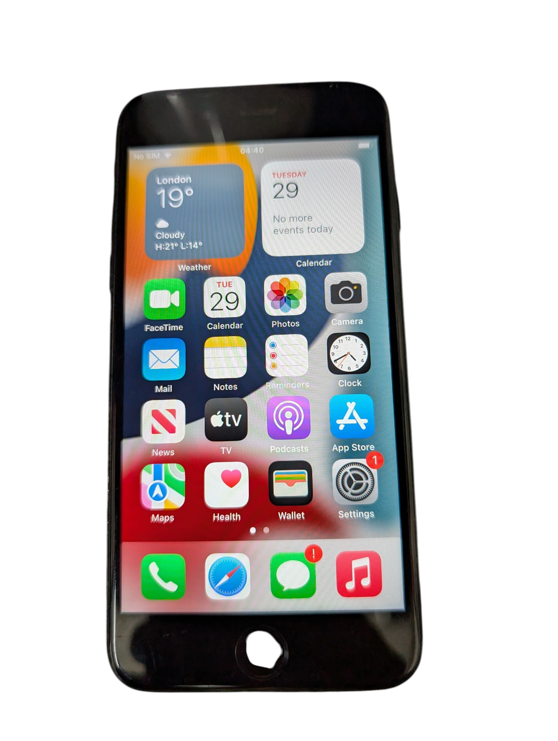 Product photo for Apple iPhone 7 32 GB Unlocked – New Battery (100 % health), Used, Scratched