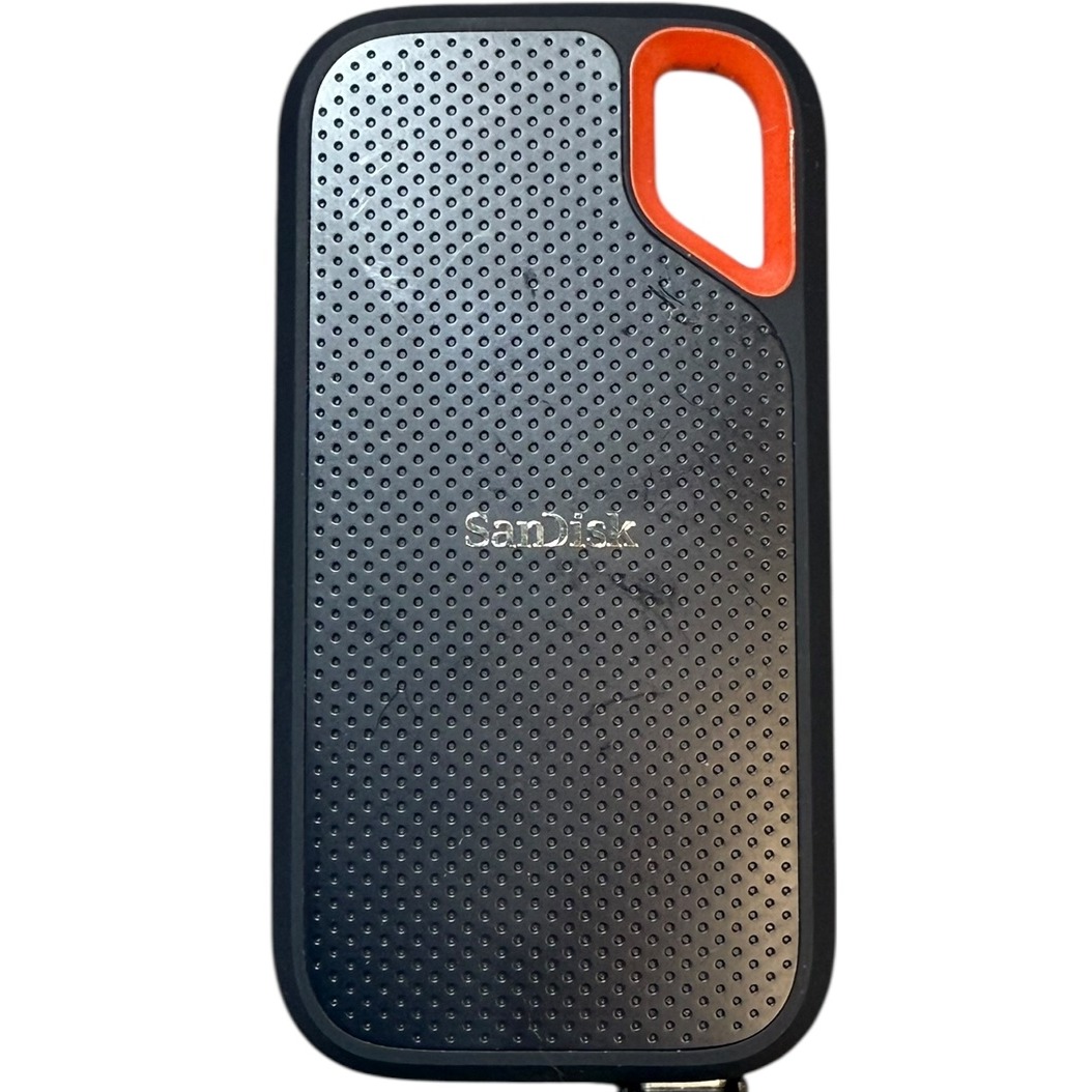 Product photo for SanDisk Extreme Portable SSD - 8TB (SDSSDE61-8T00)