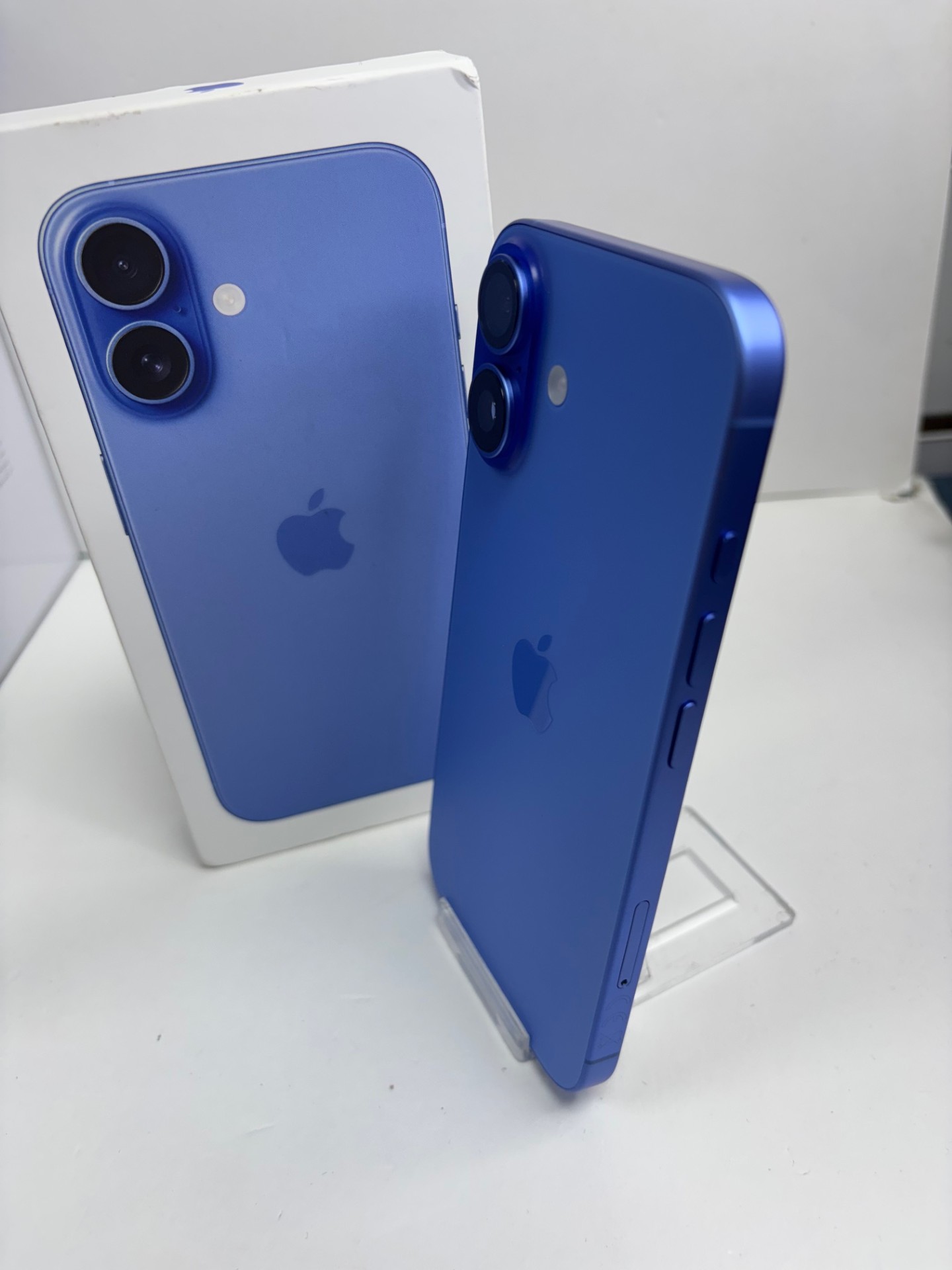 Product photo for IPHONE 16 BLUE BOXED
