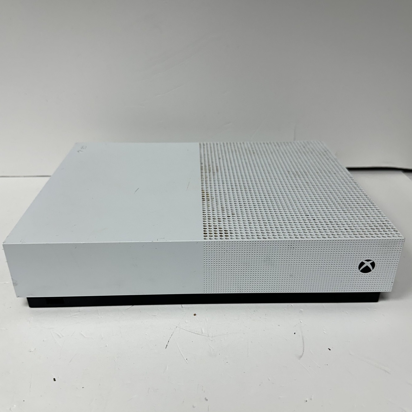 Product photo for Xbox one s 1tb digital white unboxed