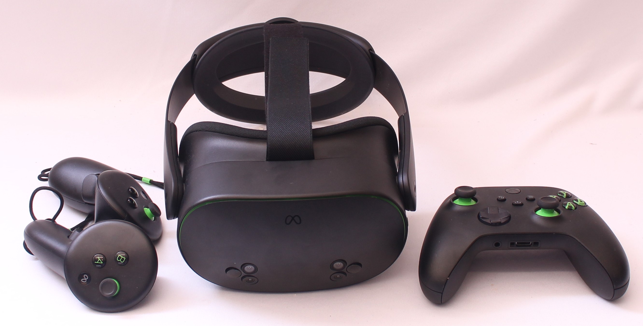 Product photo for Meta Quest 3s Black XBOX Edition All-In-One VR Headset (U)