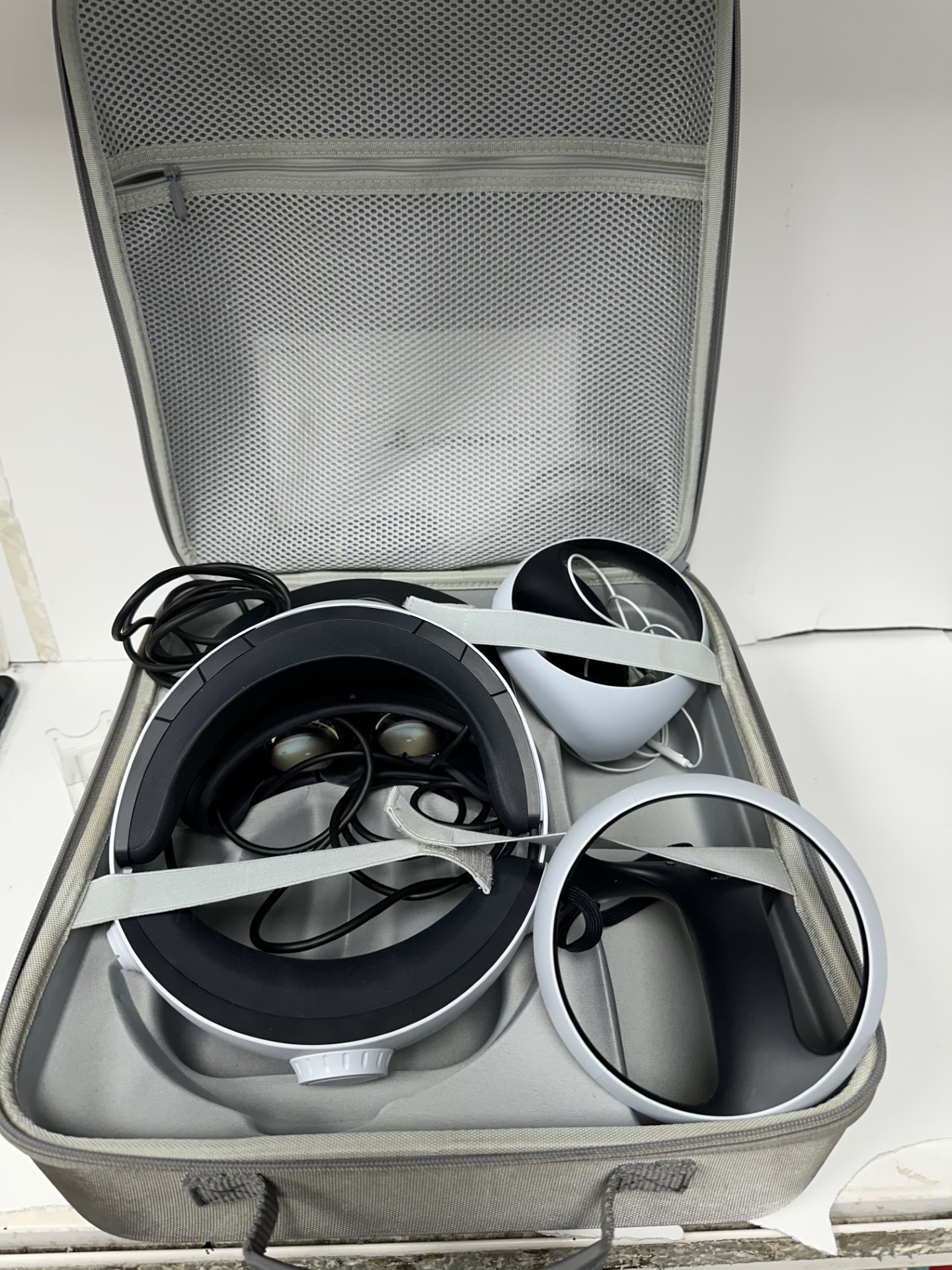 Product photo for ps5 vr in case unboxed