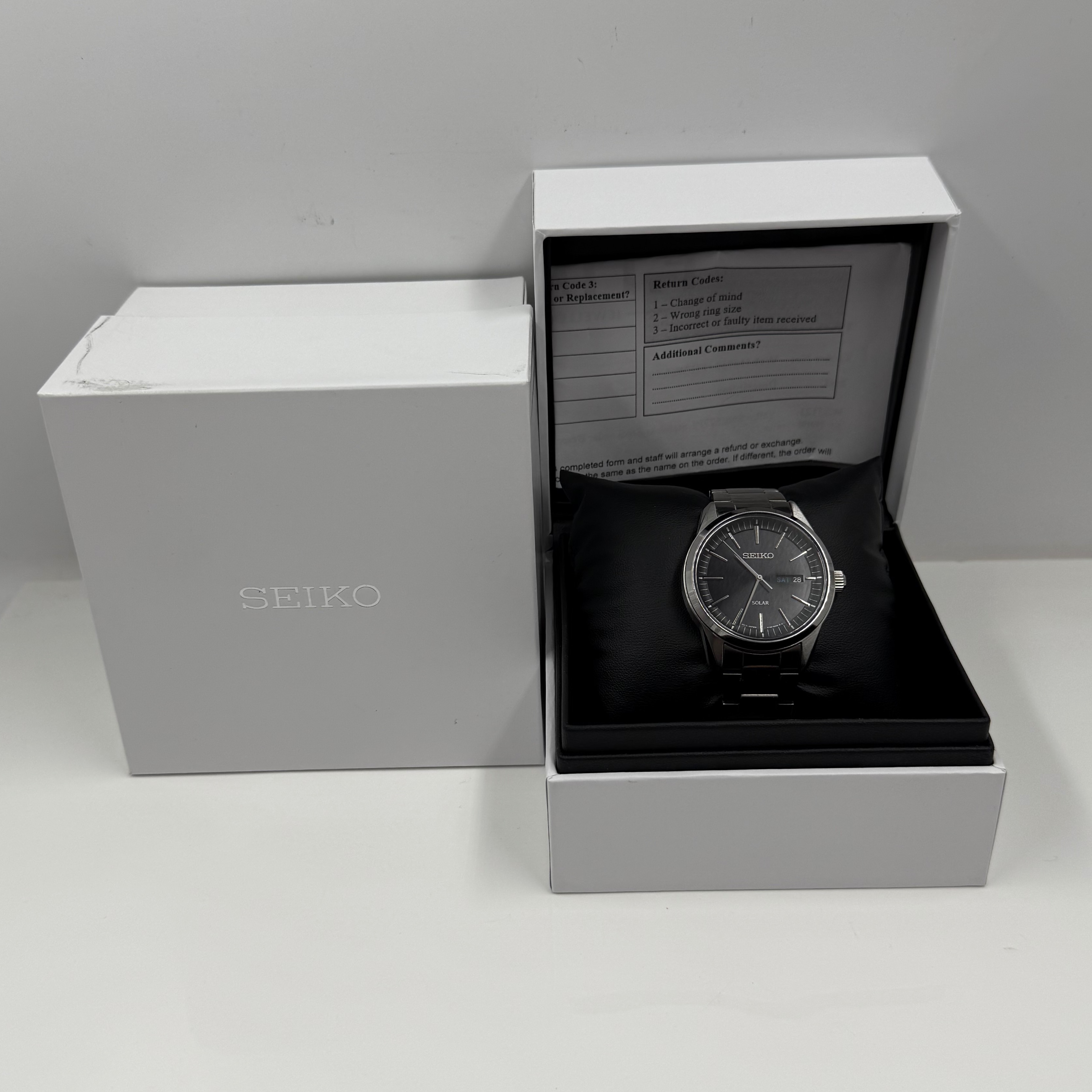 Product photo for SEIKO SOLAR V158-0BE0 WATCH