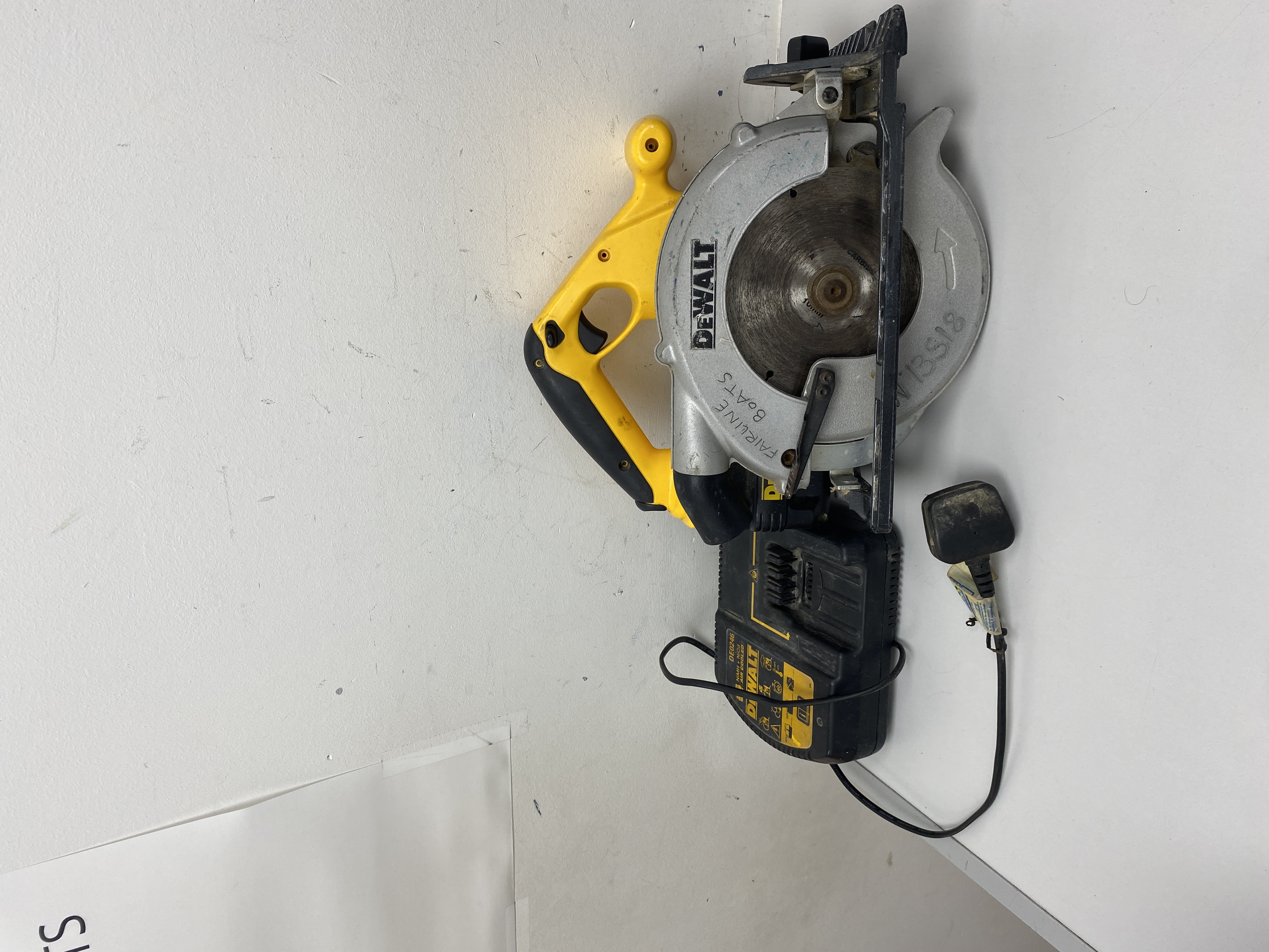 Product photo for dewalt circular saw dw007