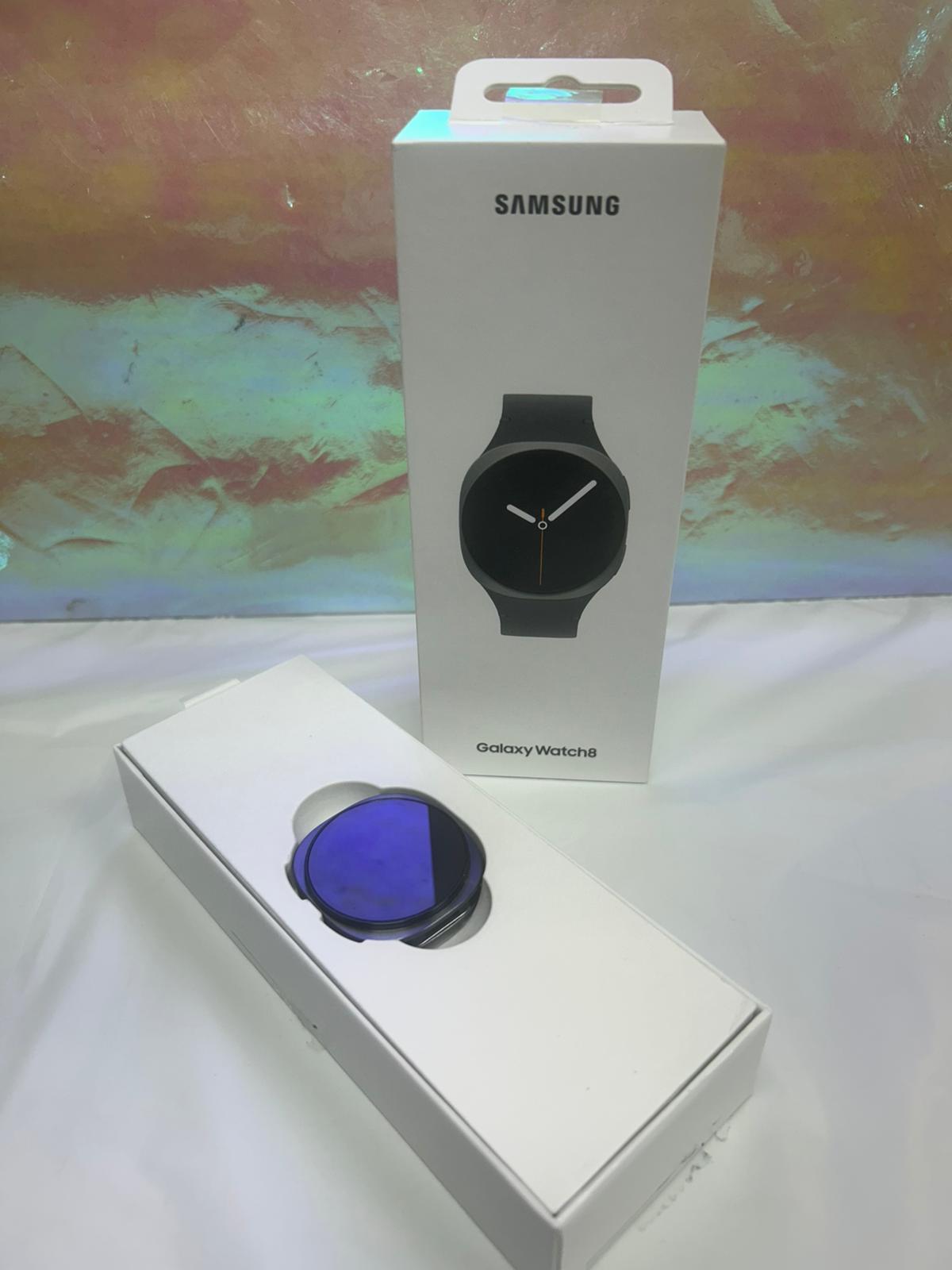 Product photo for Samsung Watch 8 40mm Graphite