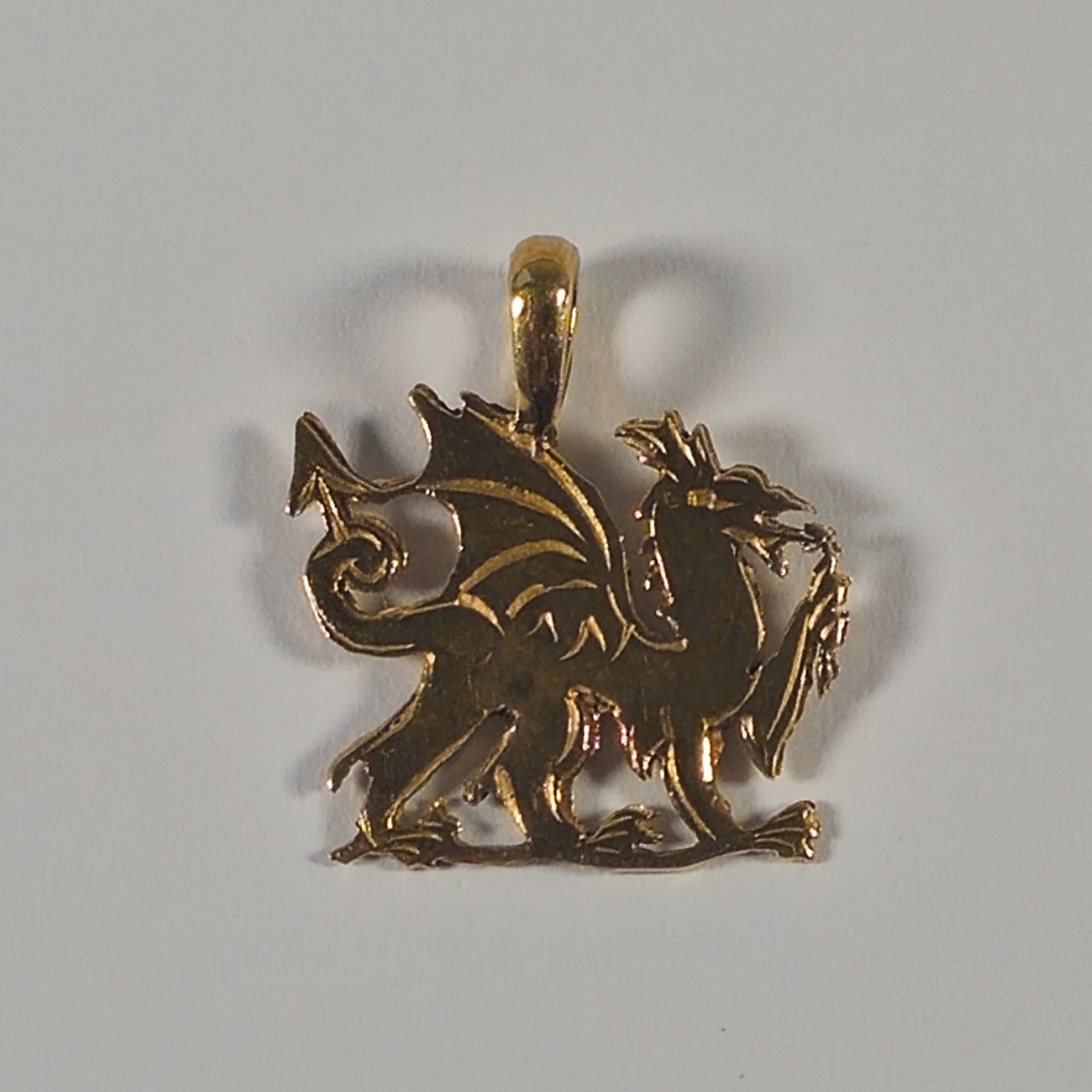 Product photo for 9ct Gold Welsh Dragon Pendant