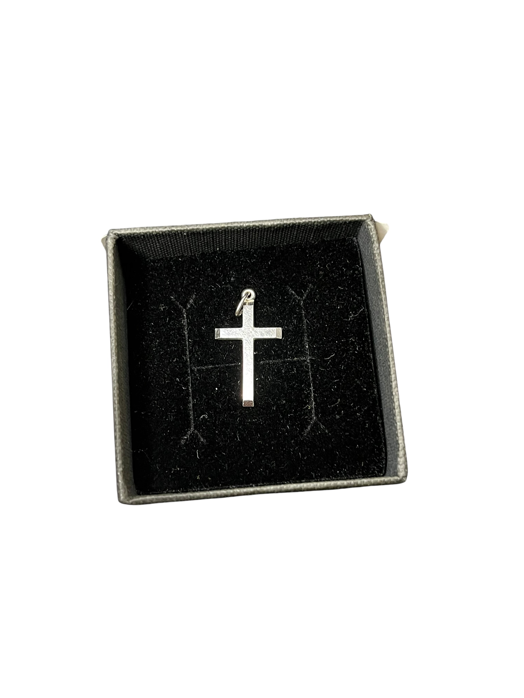 Product photo for 18ct White Gold Cross Pendant – Used, Good Condition