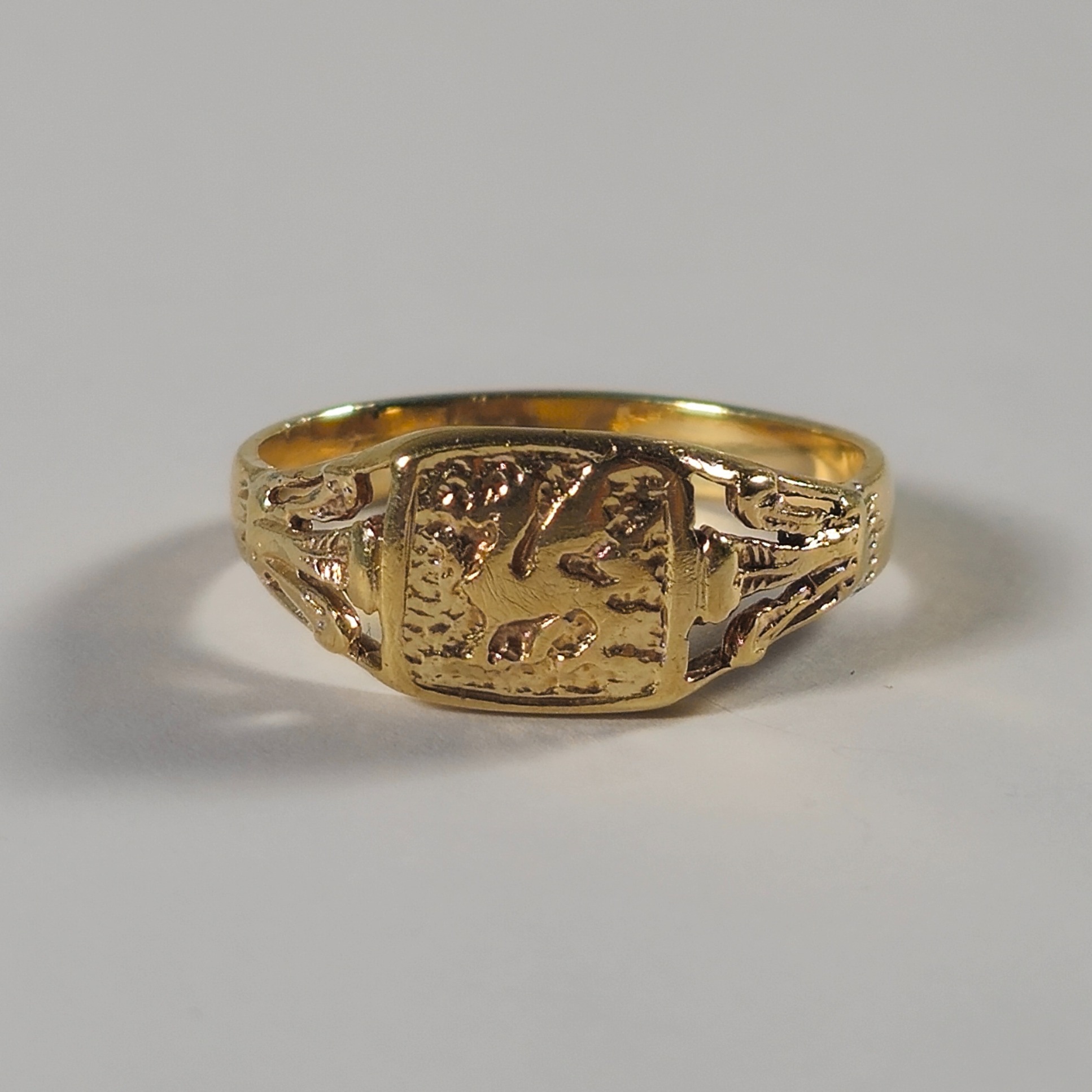 Product photo for 9ct Gold Welsh Dragon Signet Ring Size U1/2