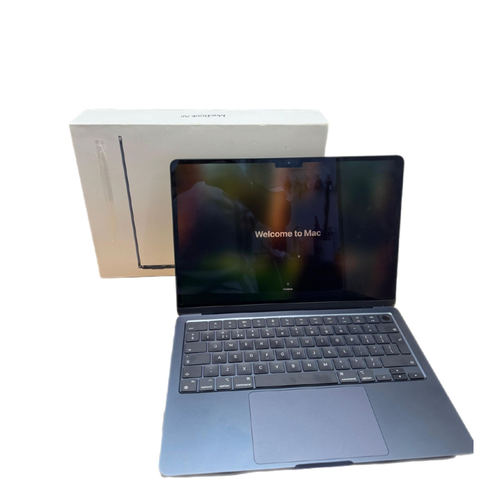 Product photo for MacBook Air (13-inch, M3, 2024) 256GB - 16GB 100% BATTERY MINT