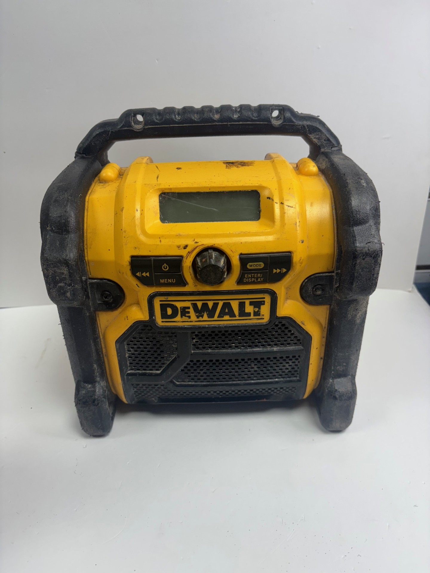 Product photo for DEWALT RADIO WITH BATTERY N CHARGER