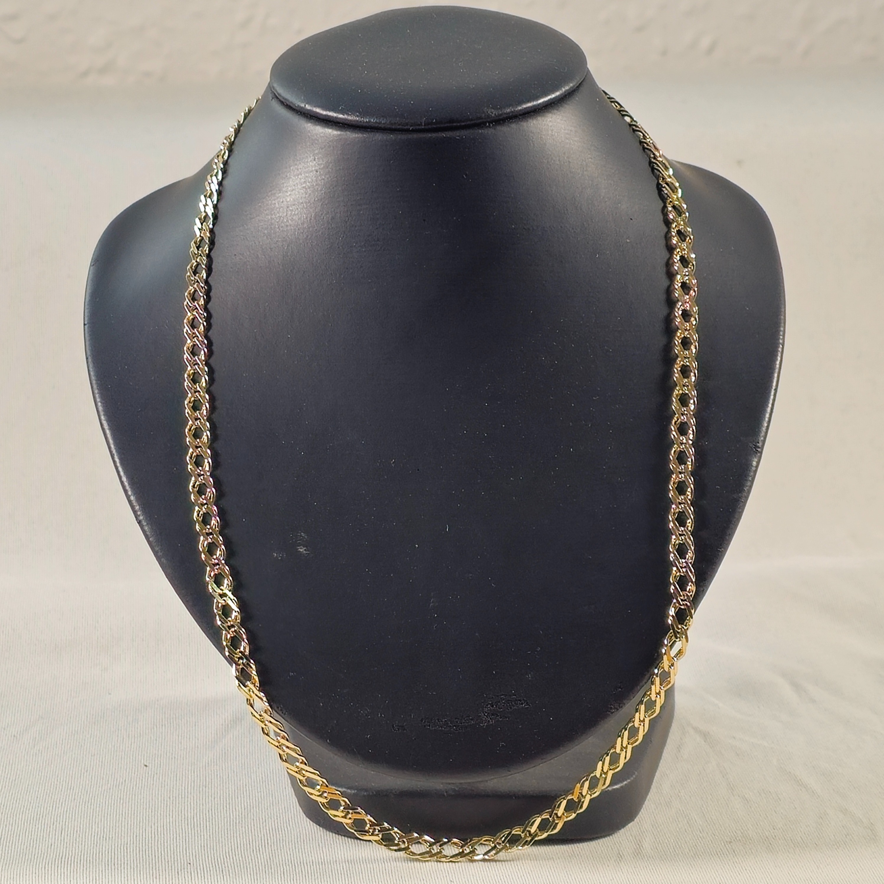 Product photo for 9ct Gold Doubled Marquise Shape Link Chain 20