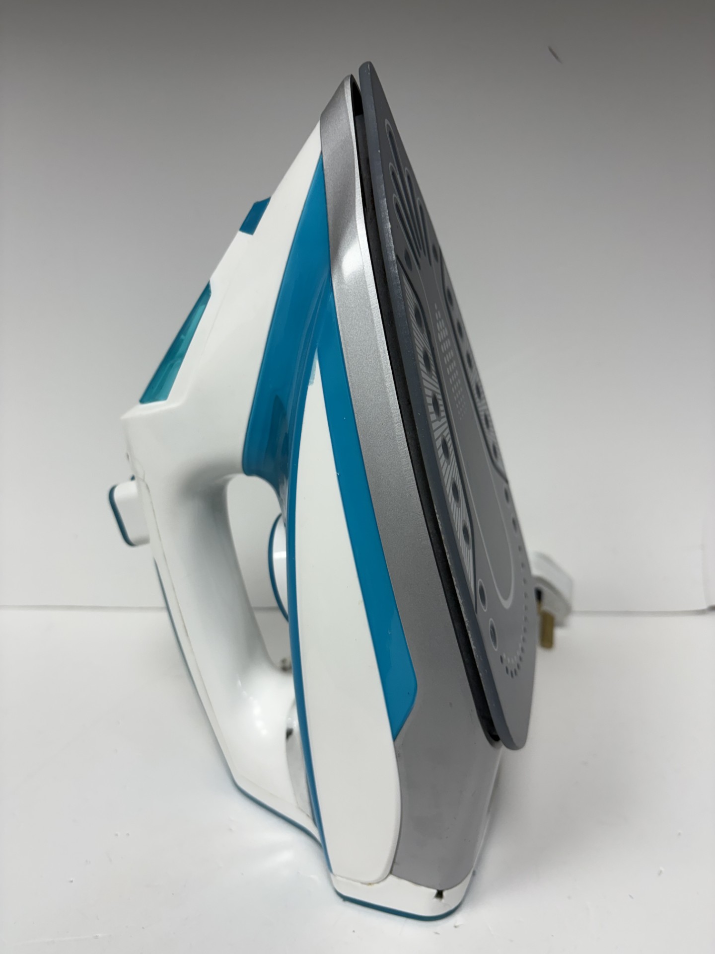Product photo for IGENIX IG3125 IRON UNBOXED