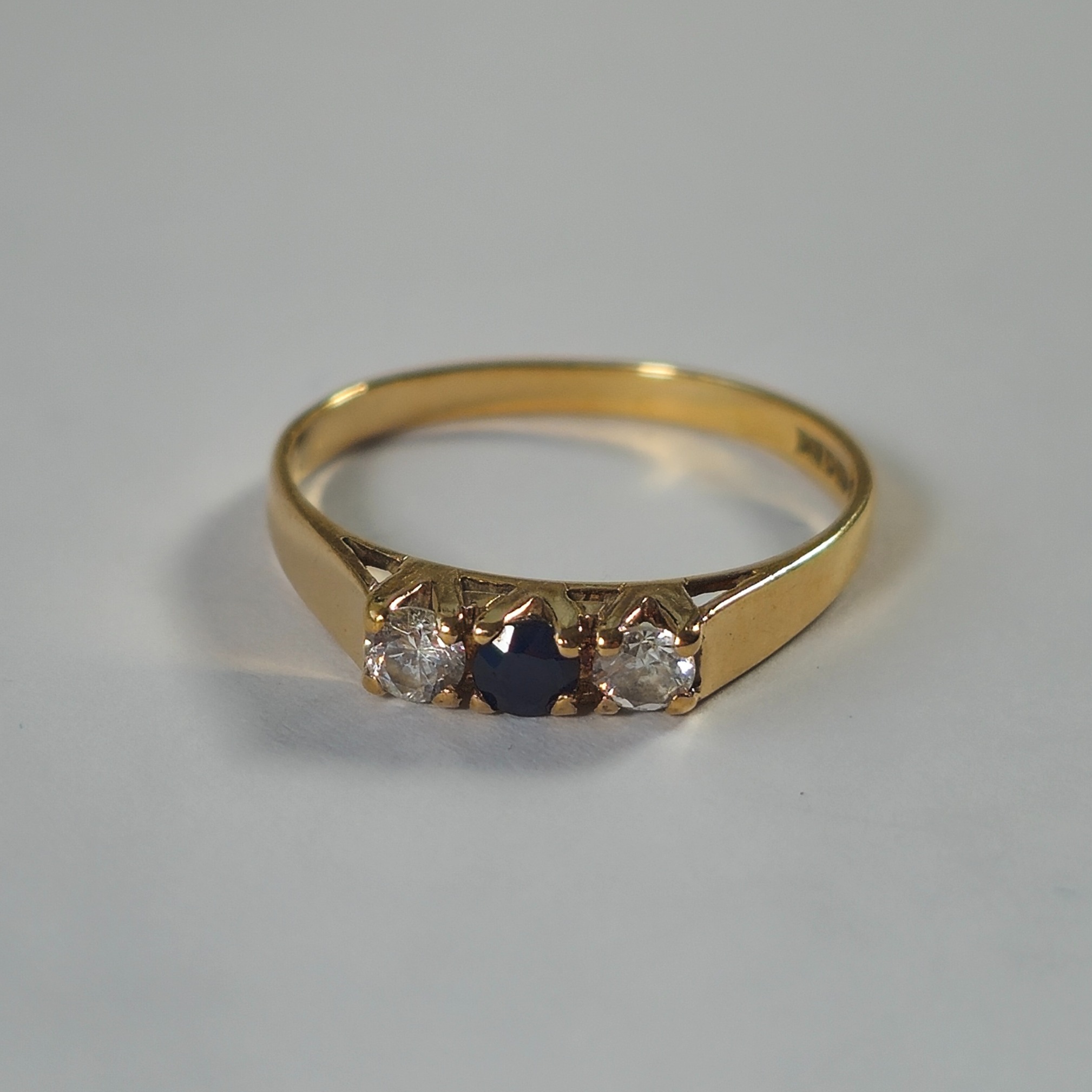 Product photo for 9ct Gold Black & White *CZ* Stone Ring Size O