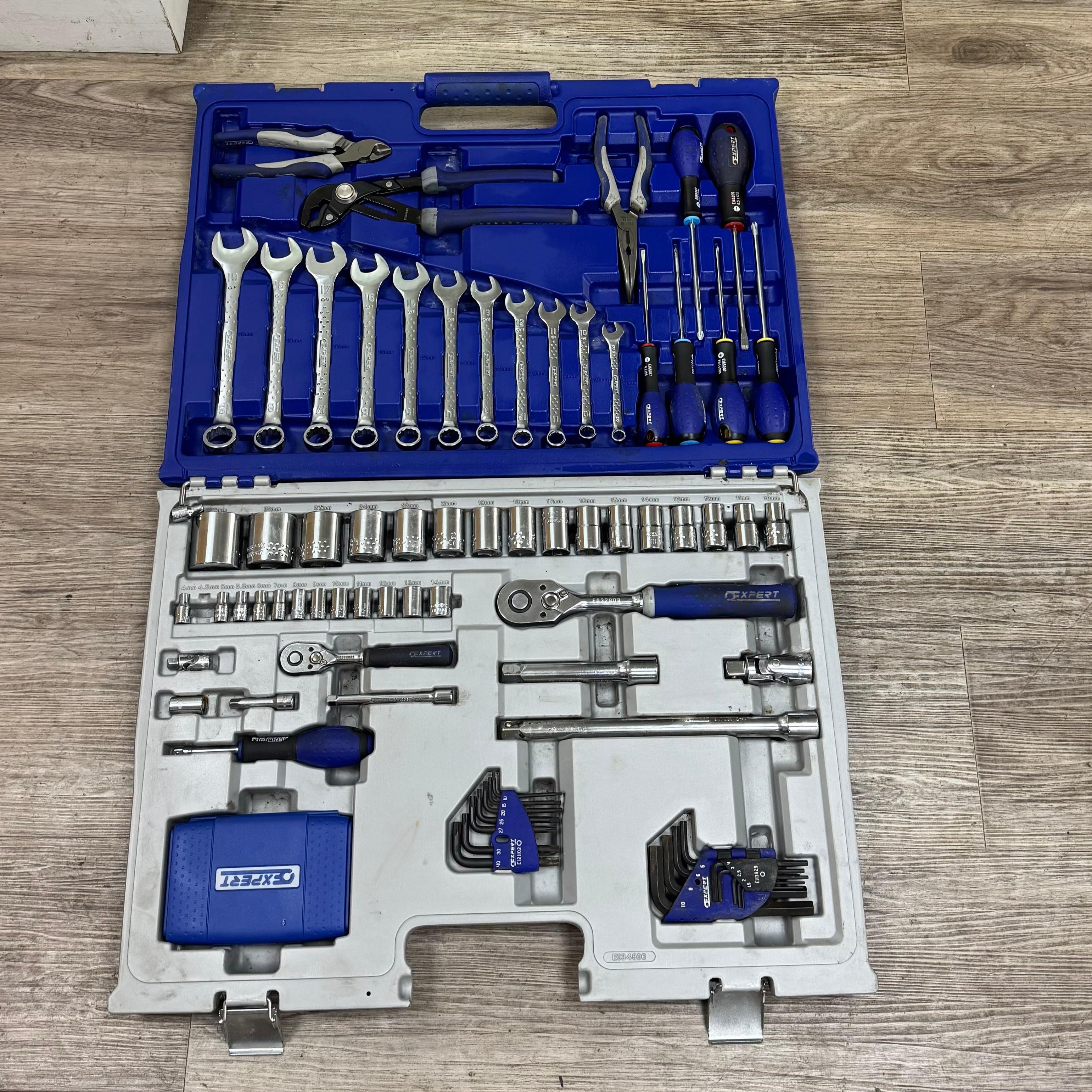 Product photo for Expert by Facom 124 Piece Maintenance Technicians Tool Kit RRP £339