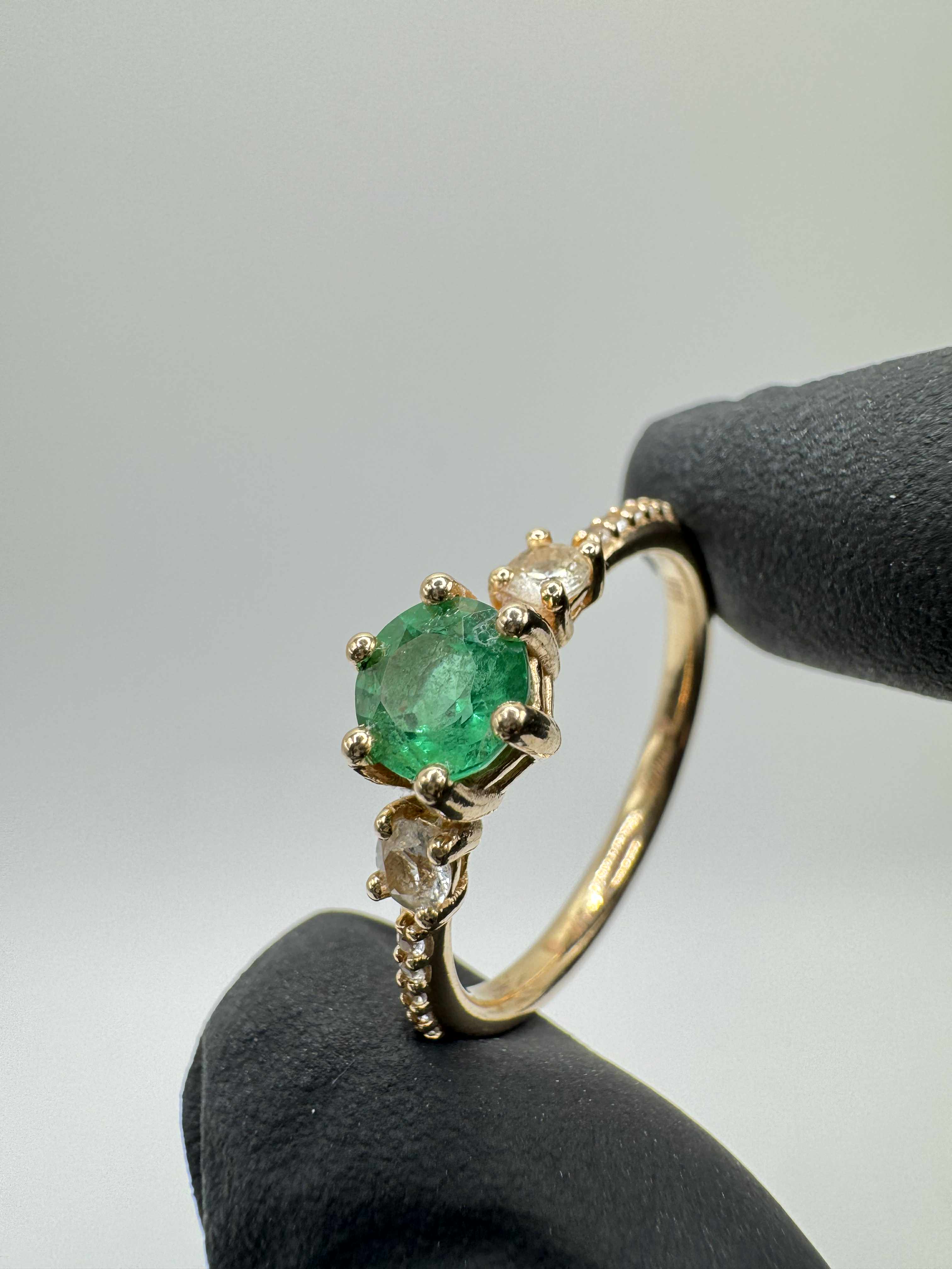 Product photo for 14ct Green Gem & CZ Ring