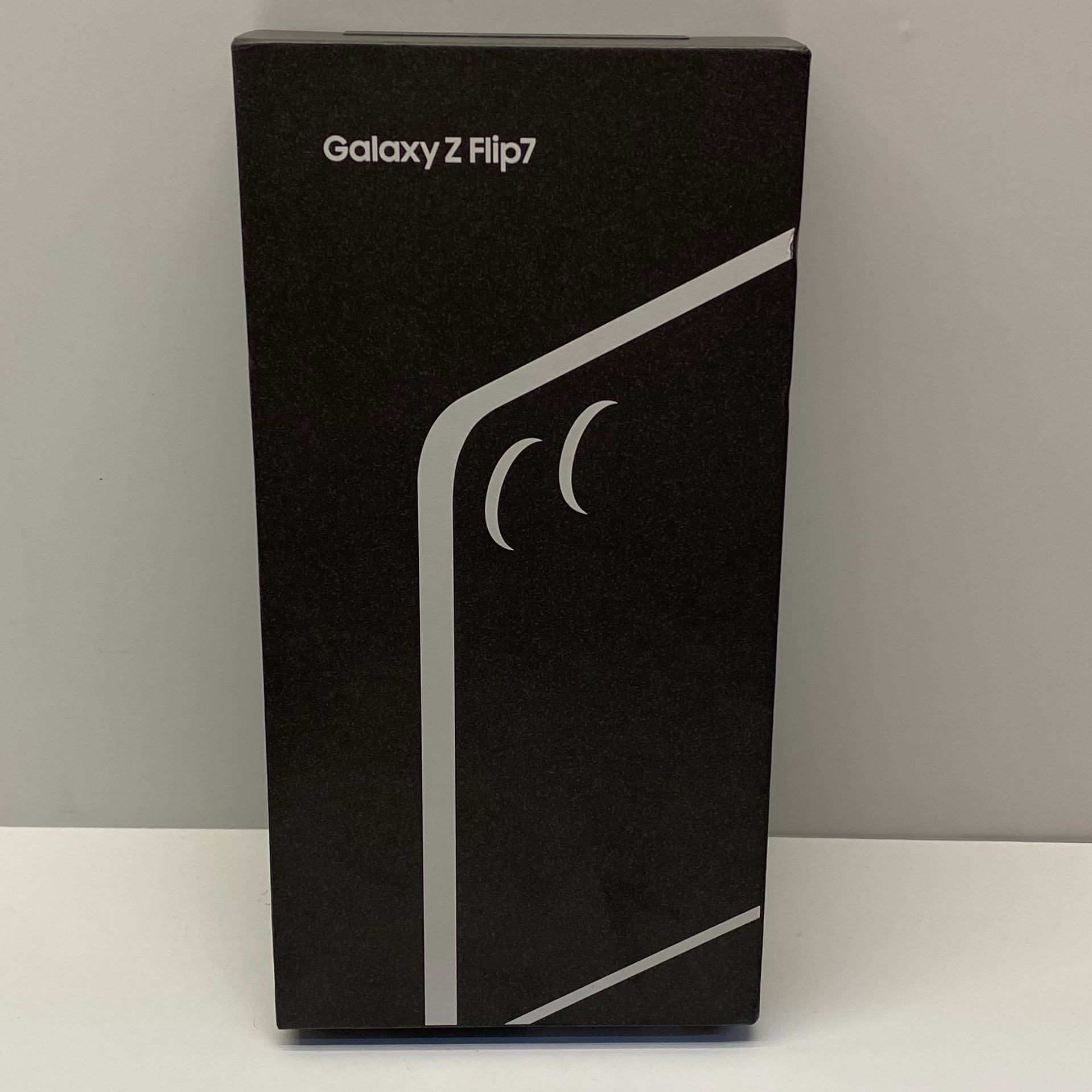 Product photo for Samsung Galaxy Z Flip7 Unlocked Model SM-F766B 256GB in JetBlack Sealed