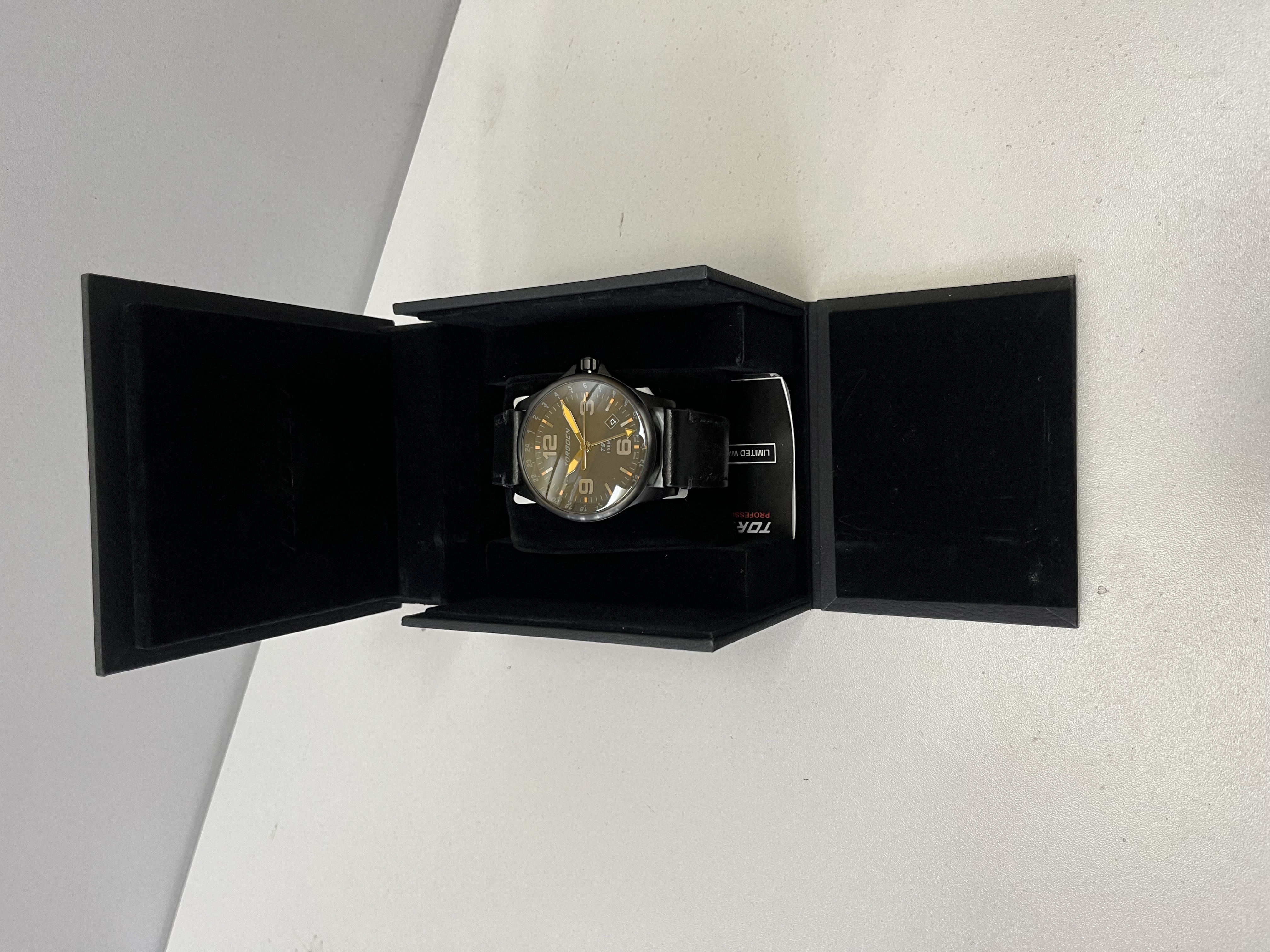 Product photo for Torgoen T9 blackbird gents watch