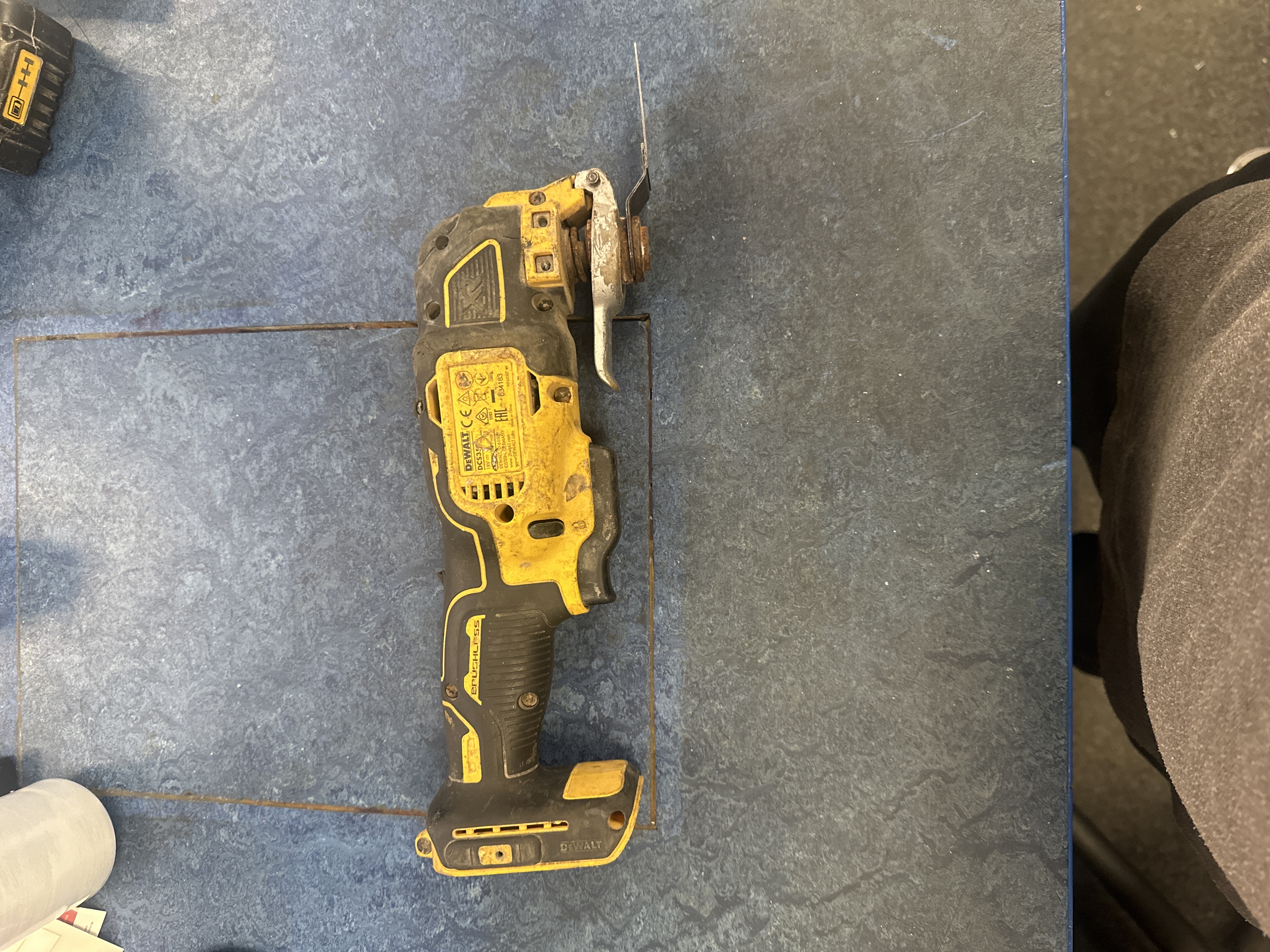 Product photo for Dewalt dewalt dcs355 multi tool body only