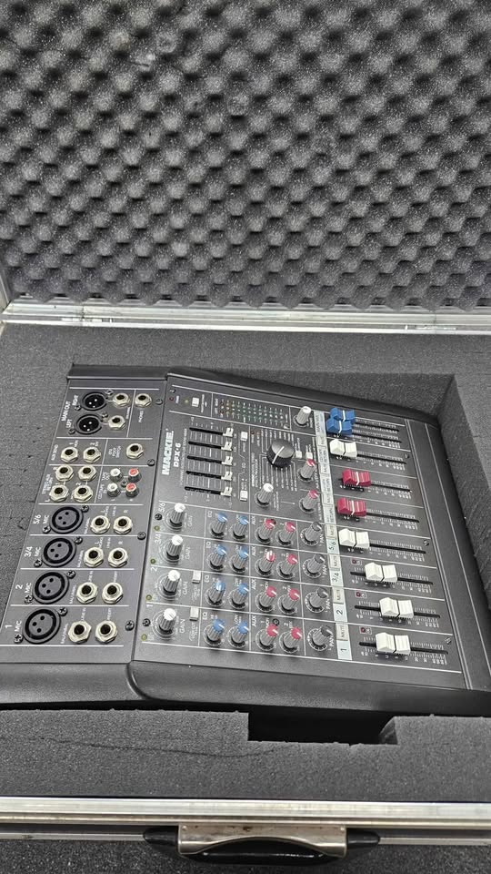 Product photo for MACKIE DFX 6 MIXER & IN FLIGHT CASE