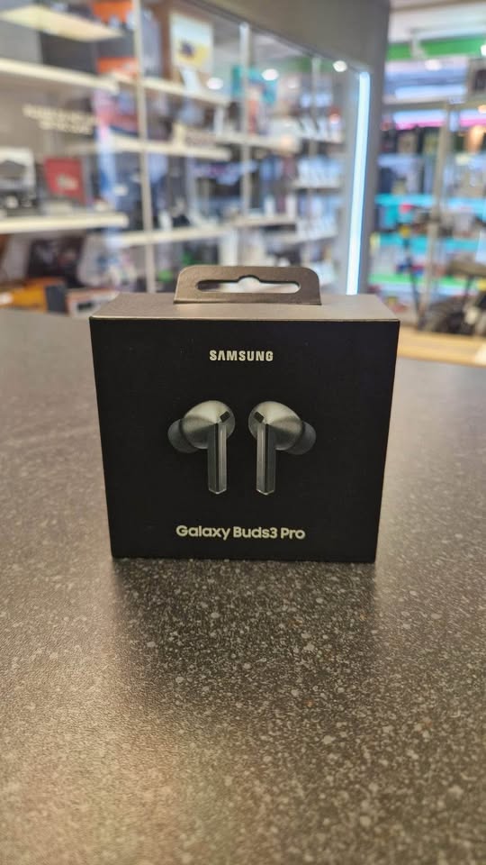 Product photo for Samsung Galaxy Buds3 Pro (Silver)