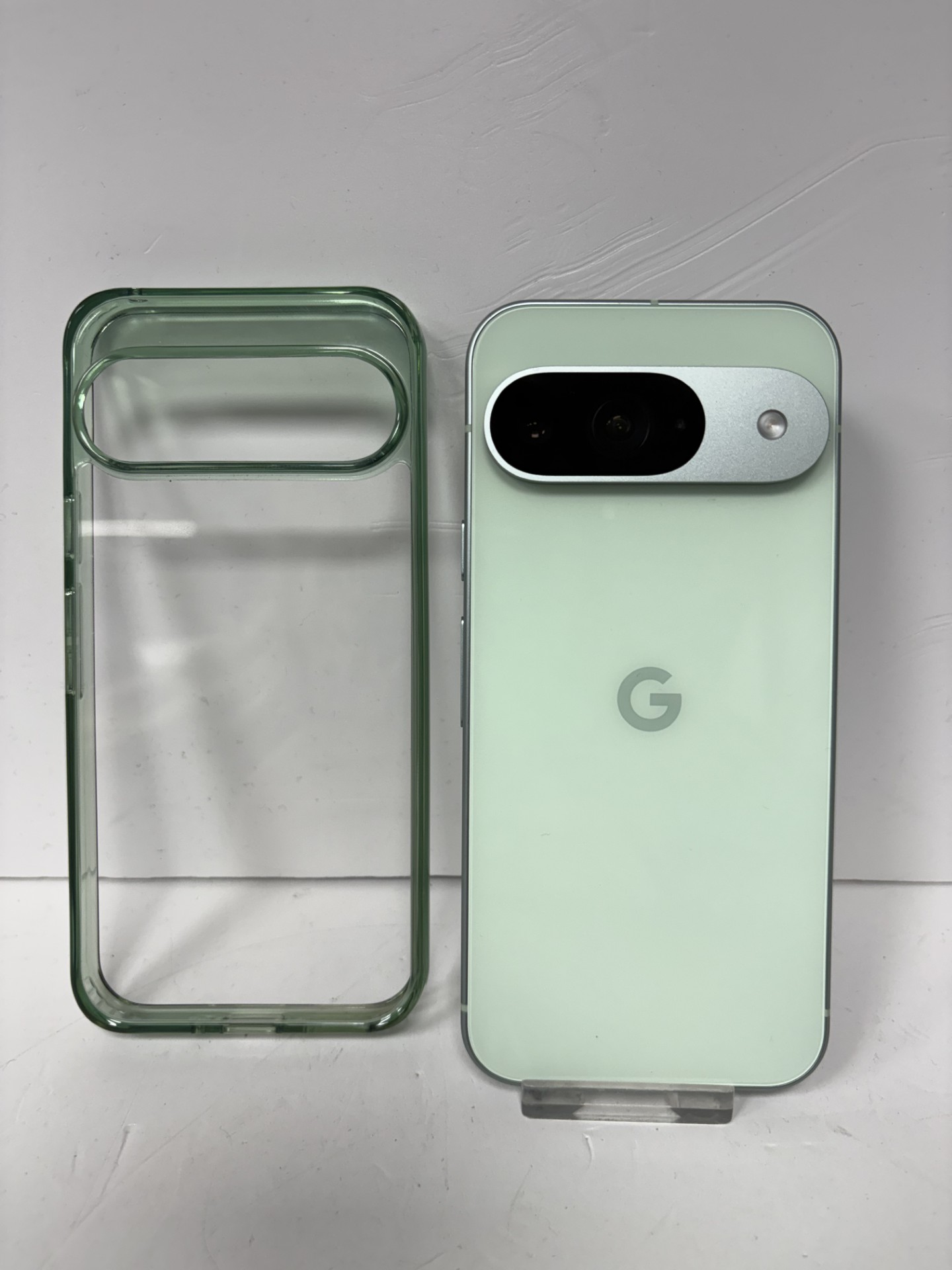 Product photo for GOOGLE PIXEL 9 128GB GREEN UNLOCKED UNBOXED