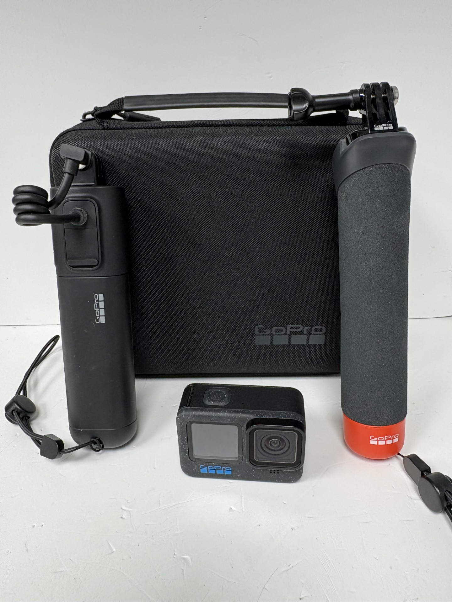 Product photo for GO PRO GO PRO 12 BLACK WITH CASE AND ACCESORIES