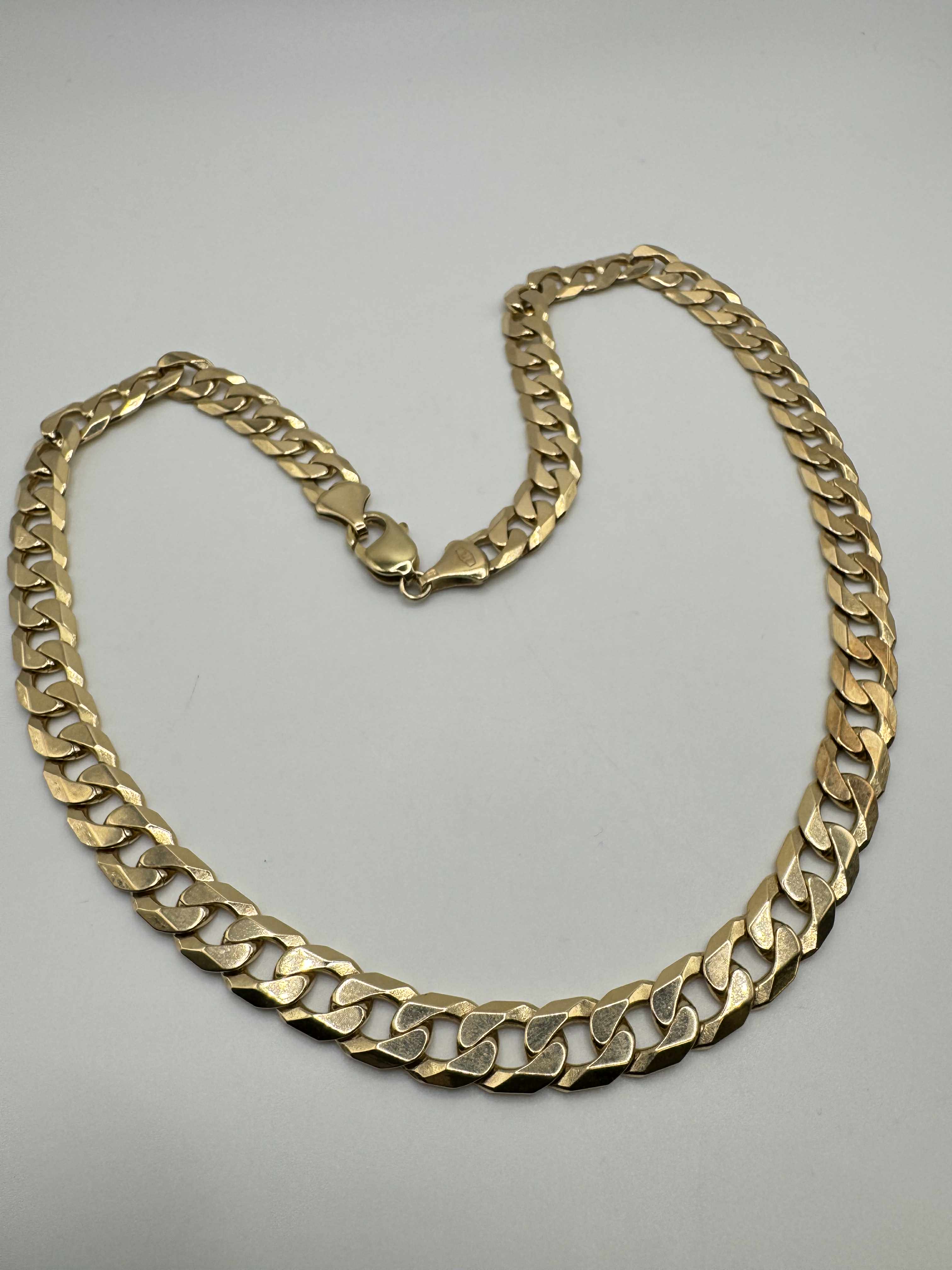 Product photo for 9ct Large Curb Chain