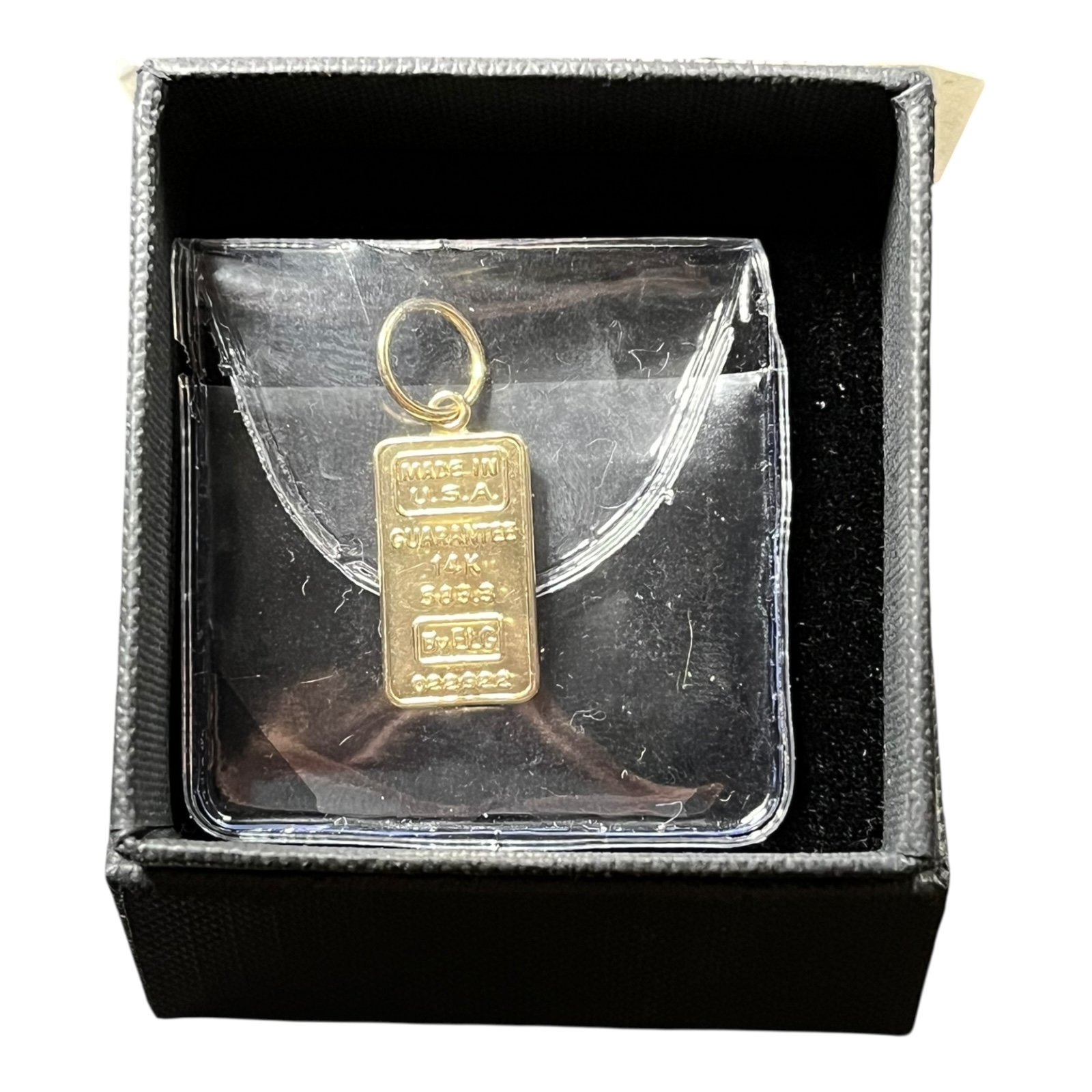 Product photo for 14ct Yellow Gold Bar Pendant – Unhallmarked Used, Good Condition