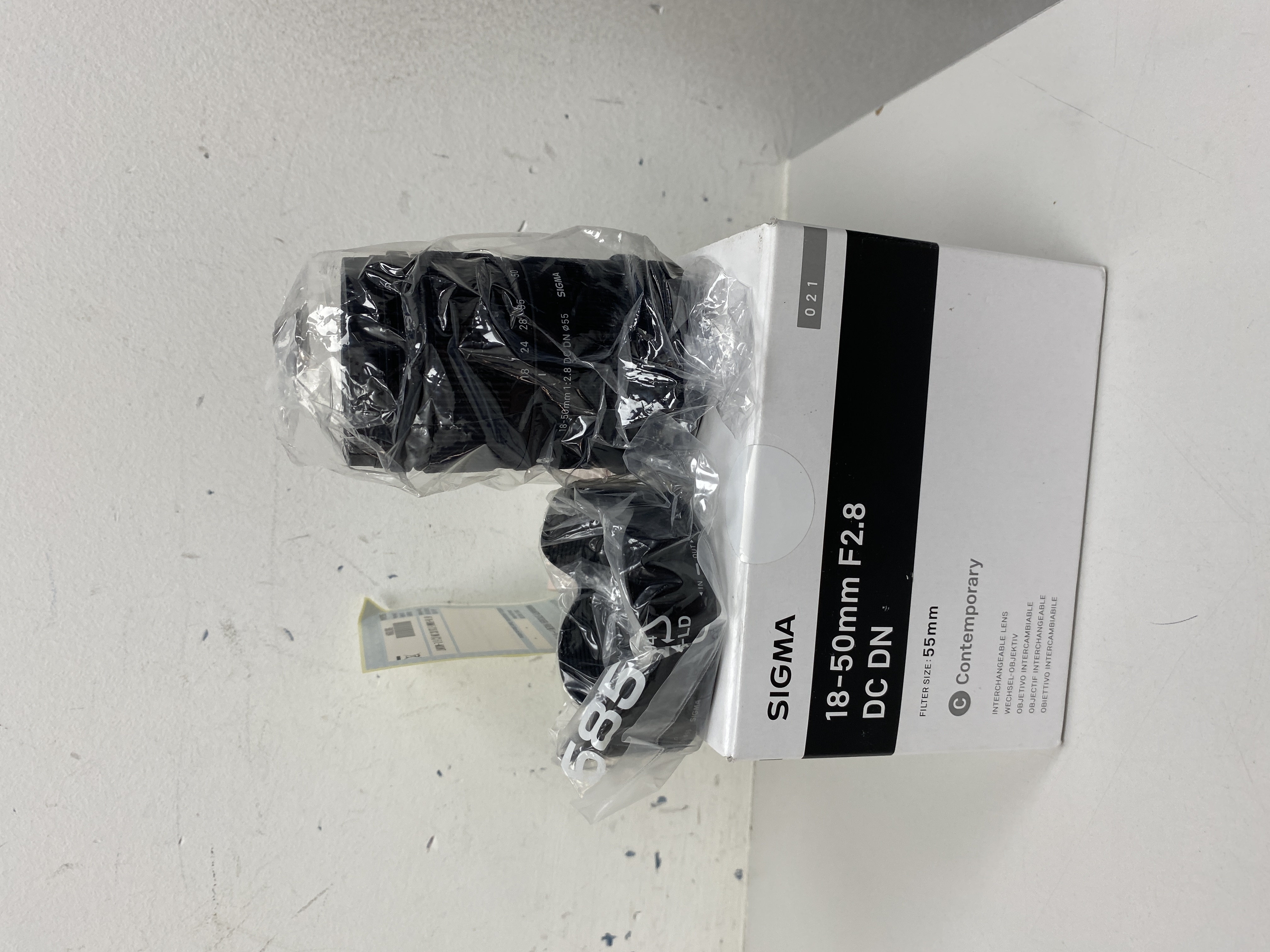 Product photo for Sigma 18-50mm F1:2.8 DC DN (Leica)