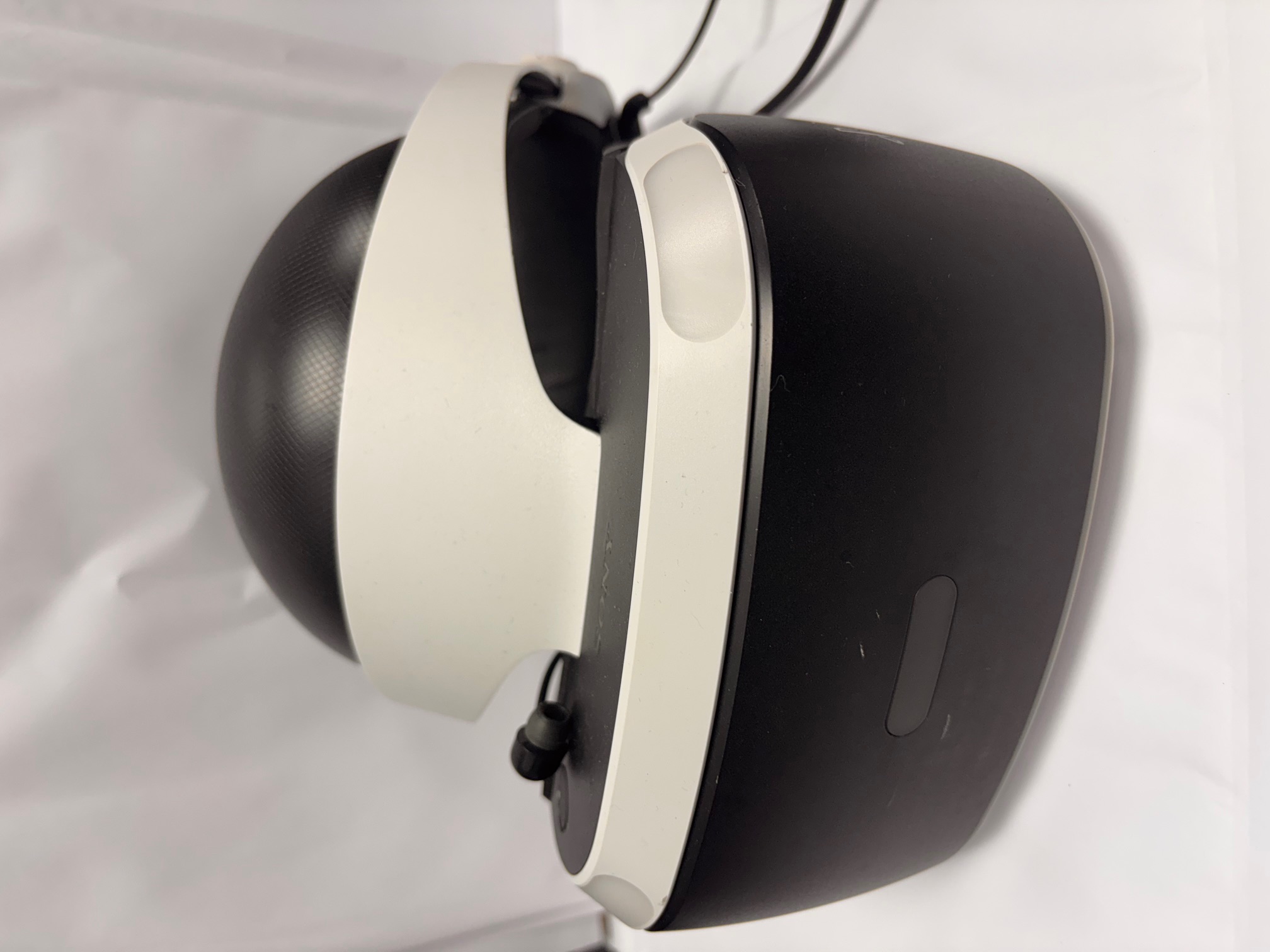 Product photo for sony ps vr unboxed with wires