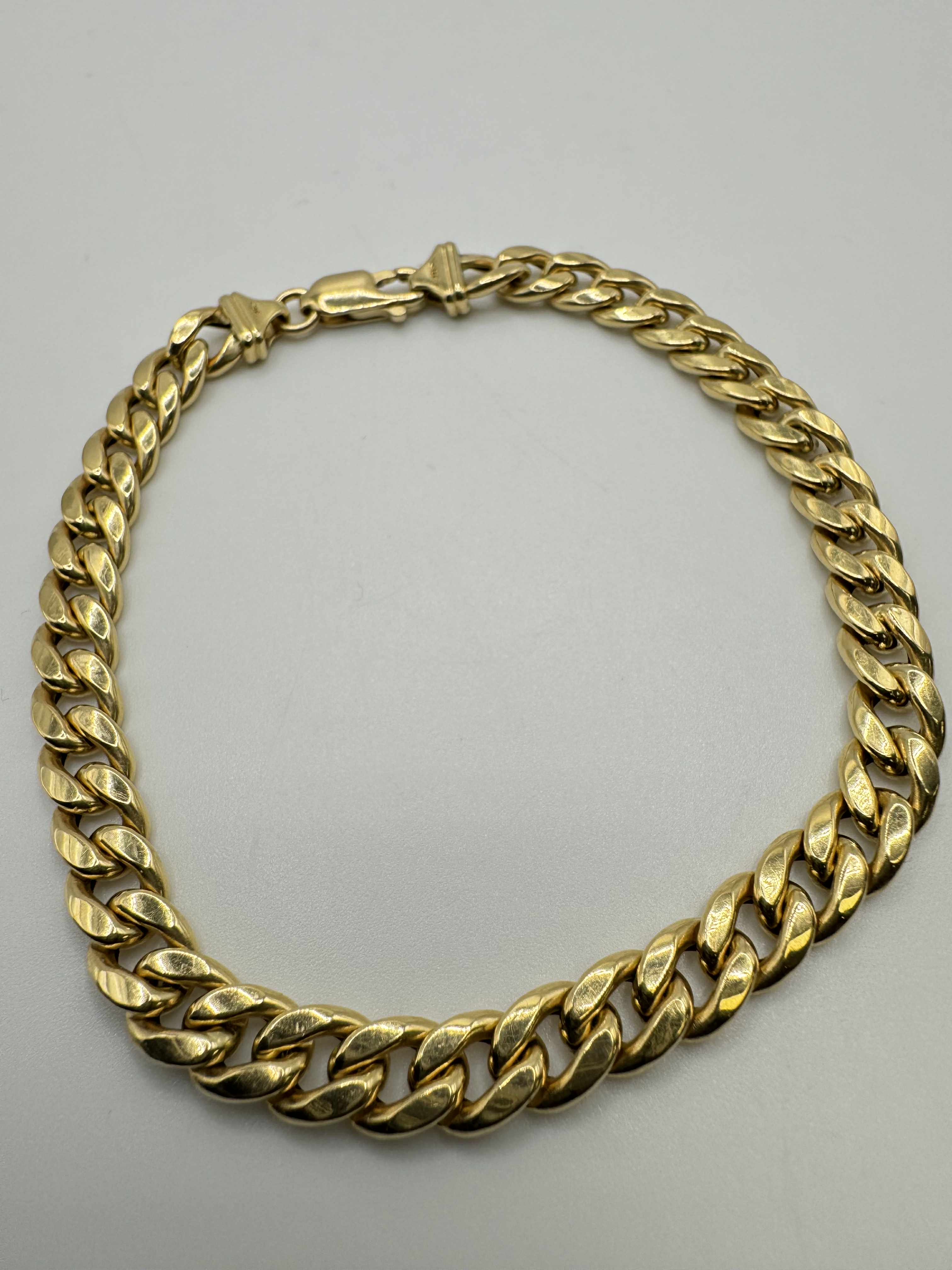 Product photo for 18ct Curb Bracelet