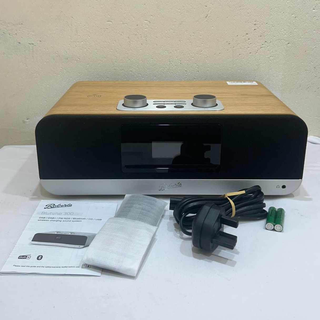 Product photo for Roberts Robets Radio Blutune 300 DAB / + FM CD BT SYSTEM