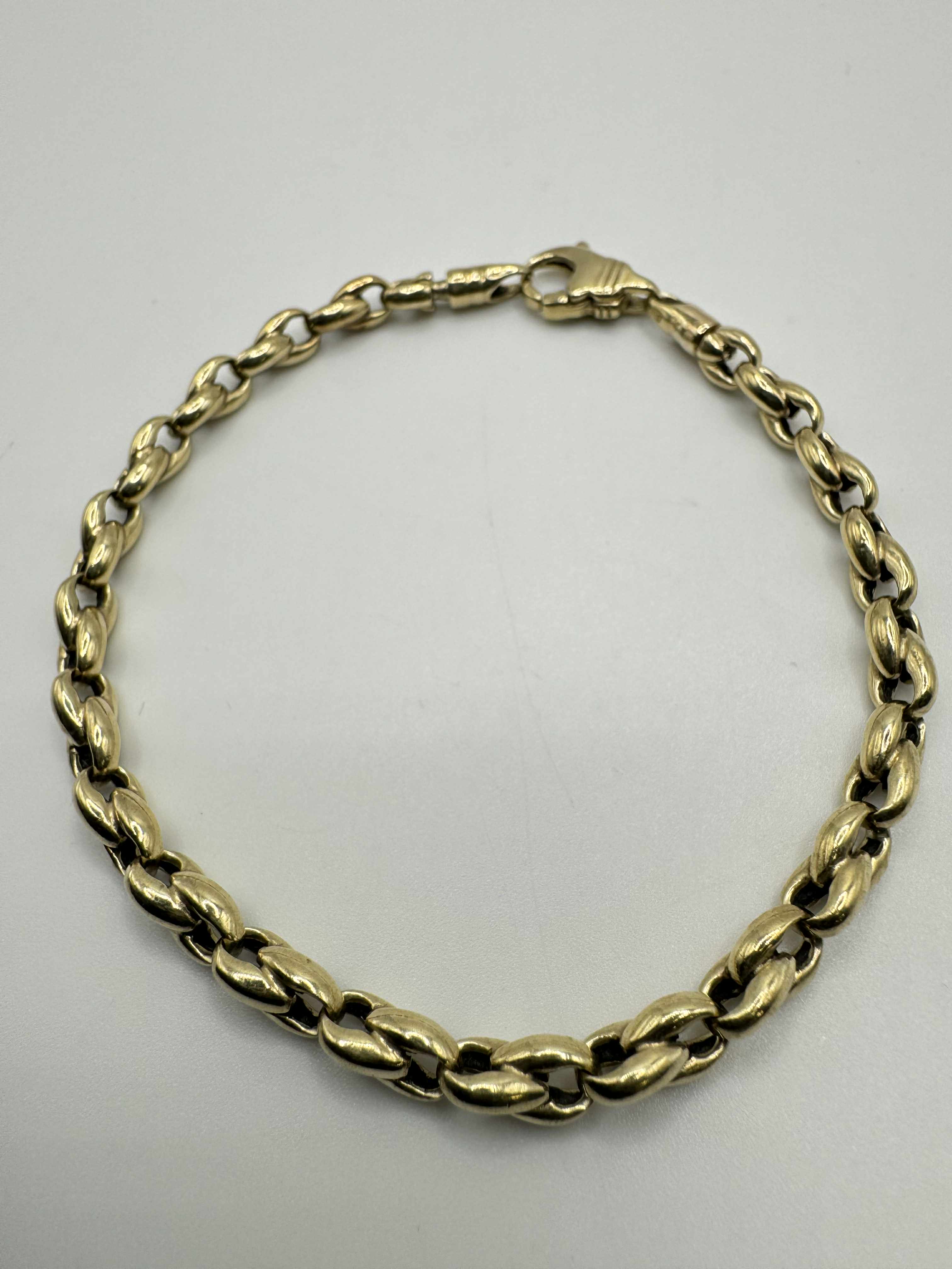 Product photo for 9ct Oval Belcher Bracelet
