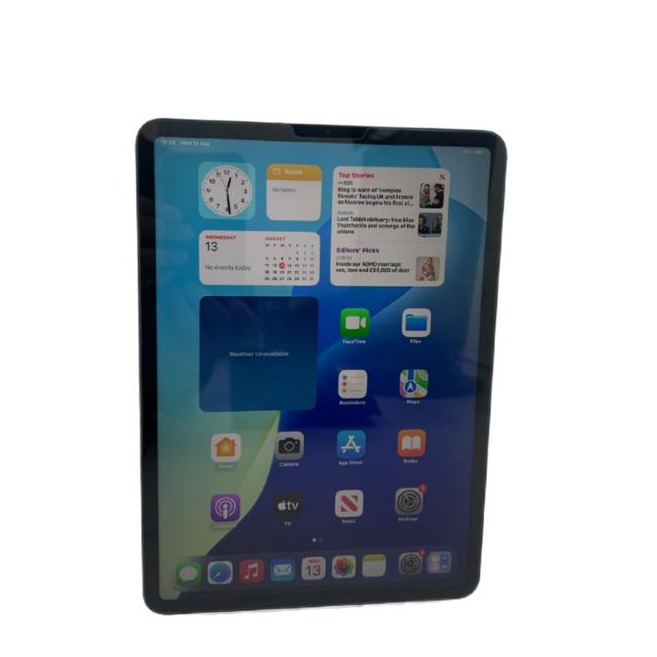 Product photo for Apple iPad Pro 1st Gen. 64GB, Wi-F & 5G, 11 in - Silver *WARRANTY*