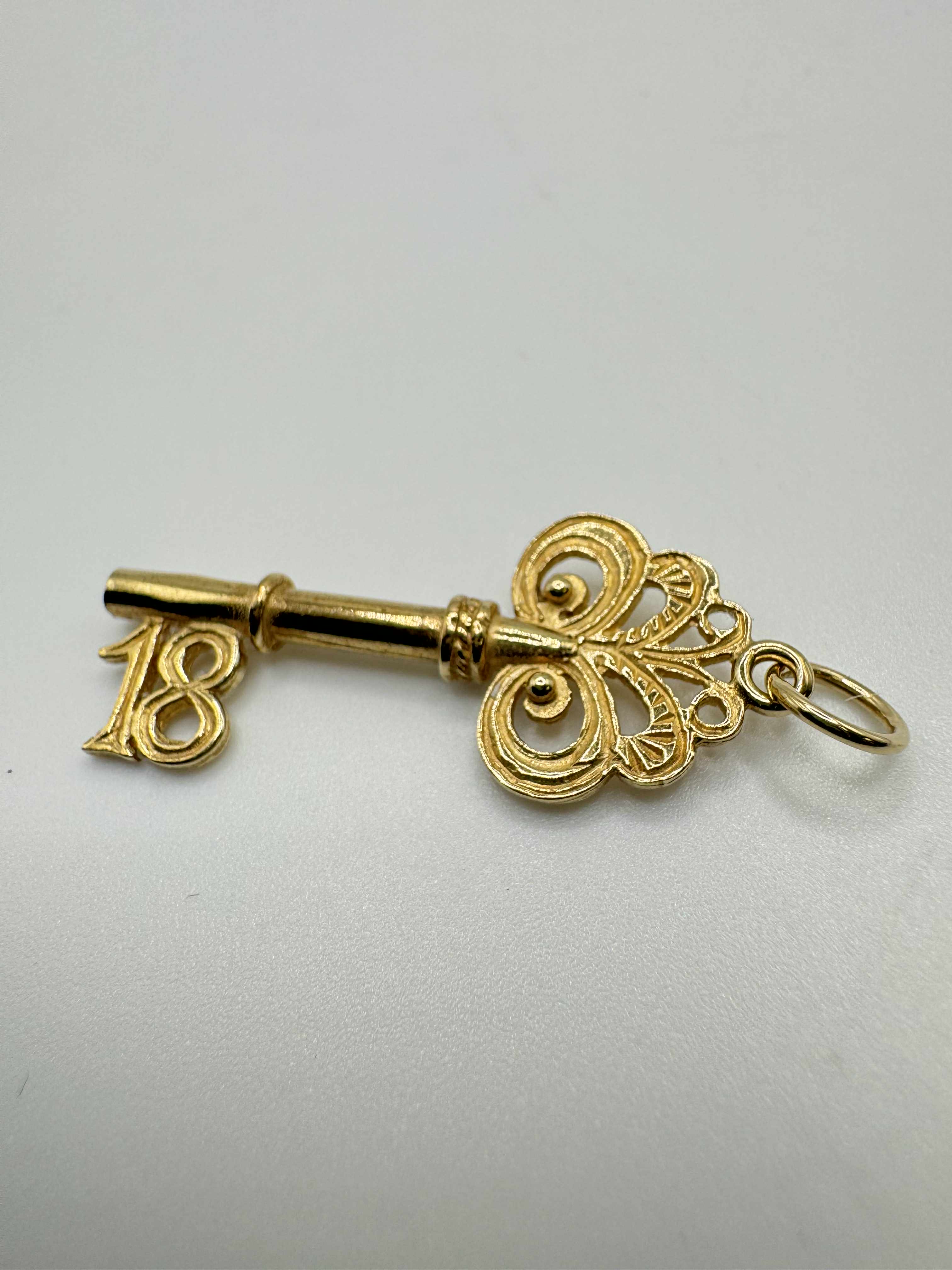 Product photo for 9ct Key Pendant