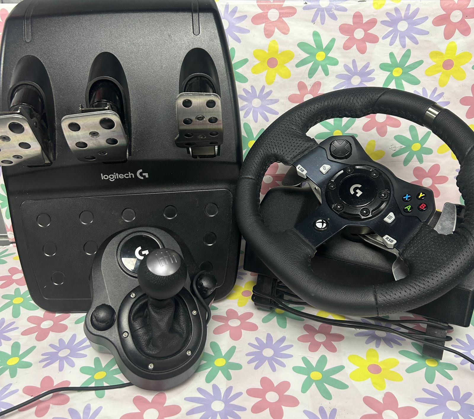Product photo for logitech steering wheel and pedals unboxed